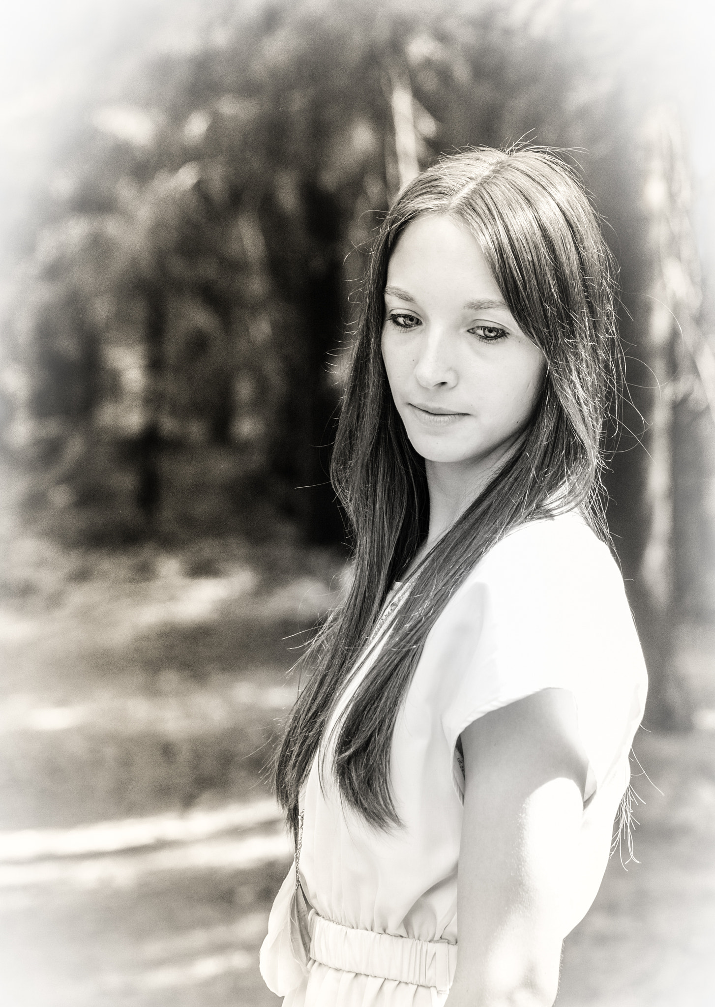Canon EOS 1000D (EOS Digital Rebel XS / EOS Kiss F) + Canon EF 85mm F1.8 USM sample photo. Beautiful girl photography