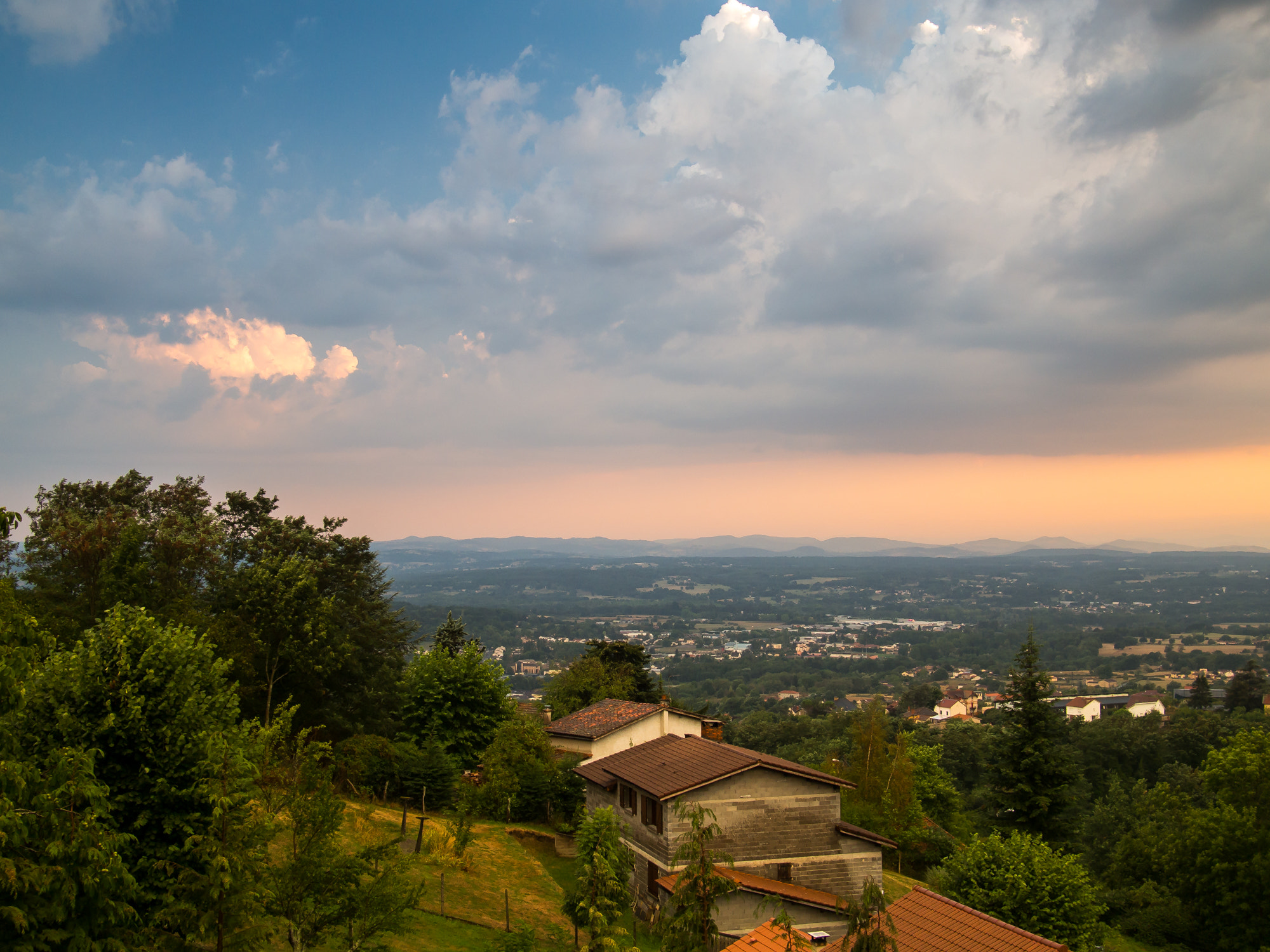 Olympus PEN E-PL5 + Panasonic Lumix G 20mm F1.7 ASPH sample photo. Auvergne photography