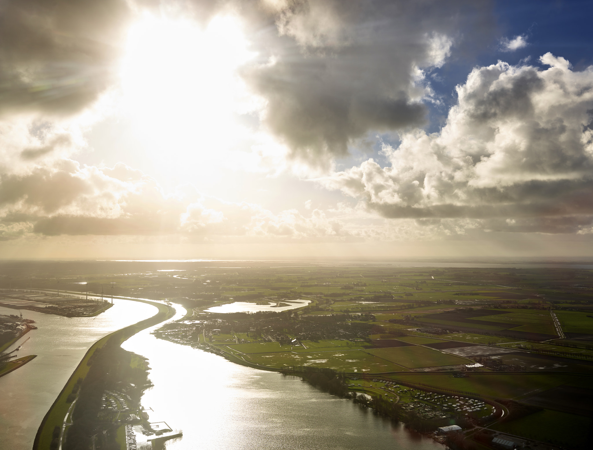 Phase One IQ280 + Schneider LS 40-80mm f/4.0-5.6 sample photo. Flight over holland photography