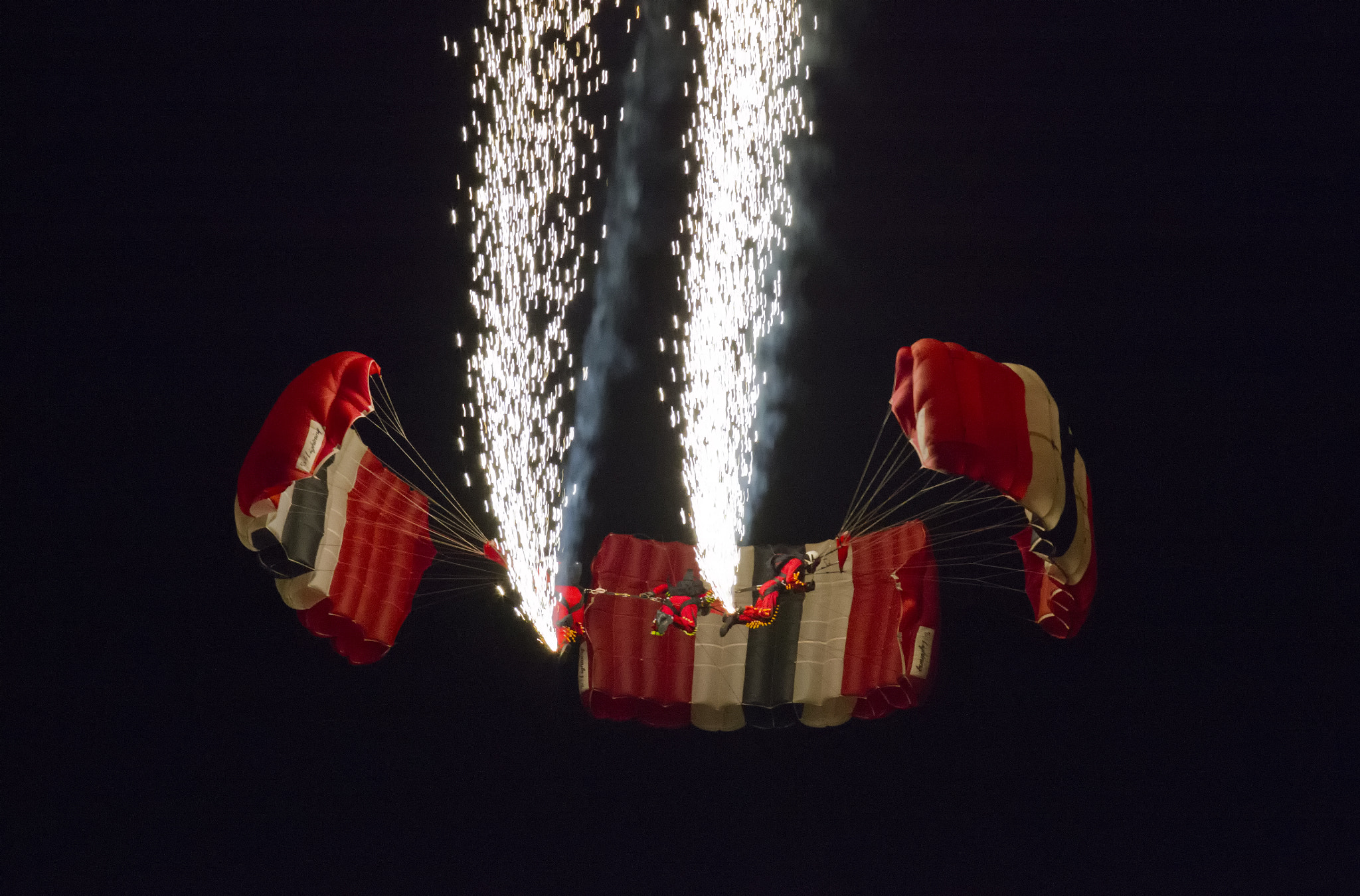 Canon EF 600mm f/4L IS sample photo. Red devils photography