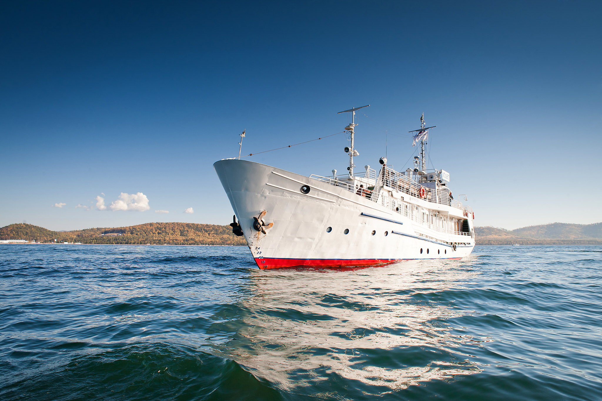 Nikon D3 + AF Nikkor 20mm f/2.8 sample photo. White ship in the water of lake baikal photography