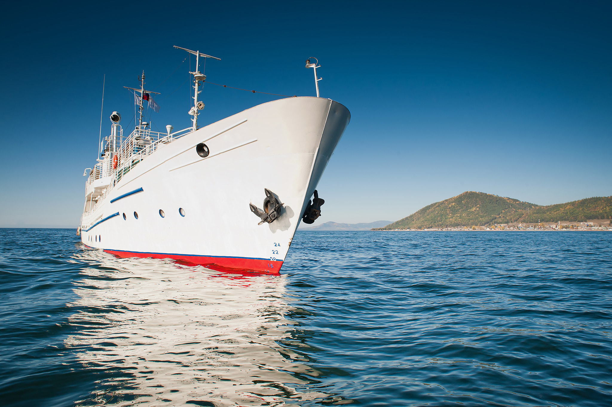 Nikon D3 + AF Nikkor 20mm f/2.8 sample photo. White ship in the water of lake baikal photography