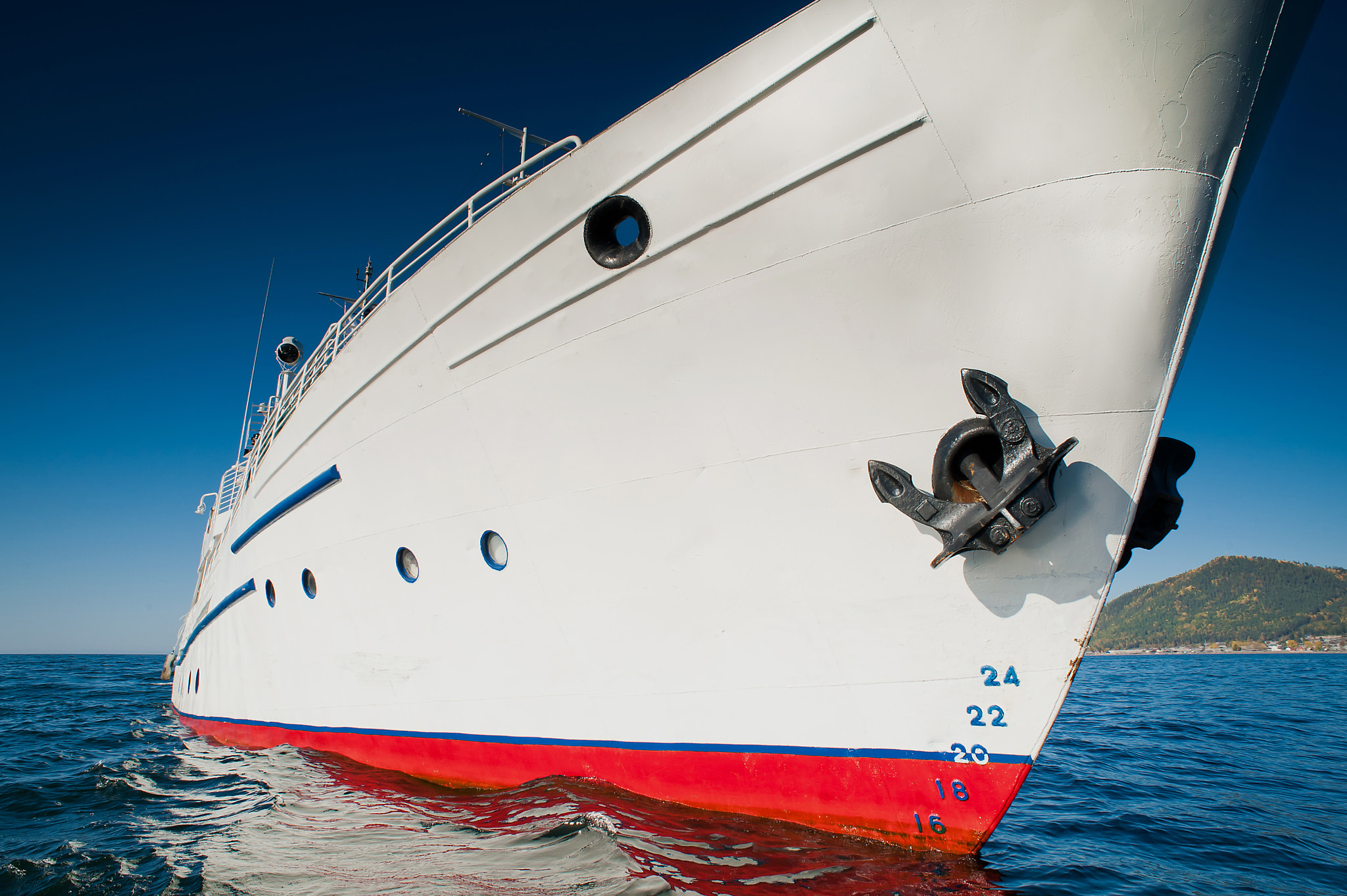 Nikon D3 + AF Nikkor 20mm f/2.8 sample photo. White ship in the water of lake baikal photography