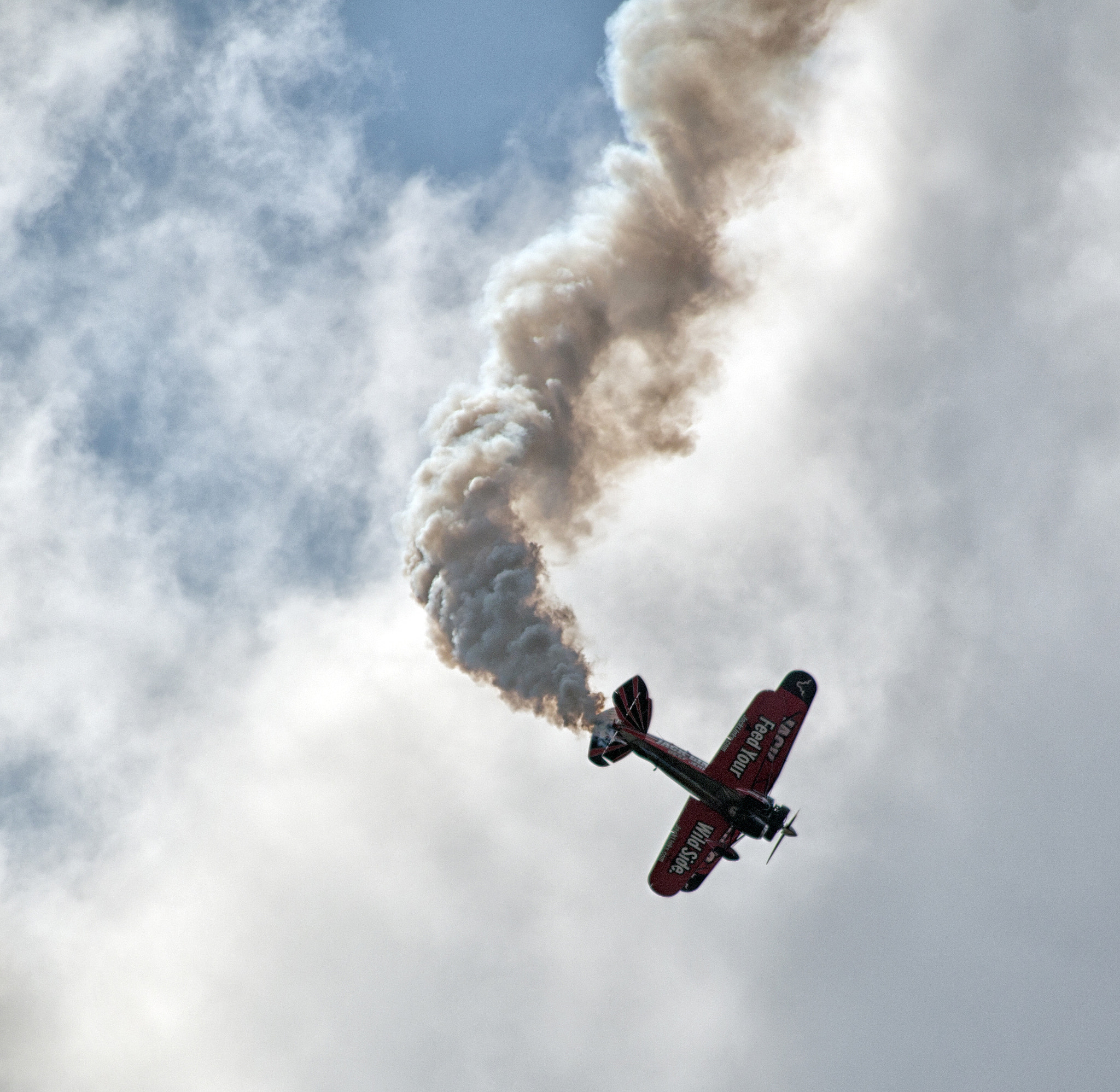 Pentax smc DA 55-300mm F4.0-5.8 ED sample photo. Aerobatic photography