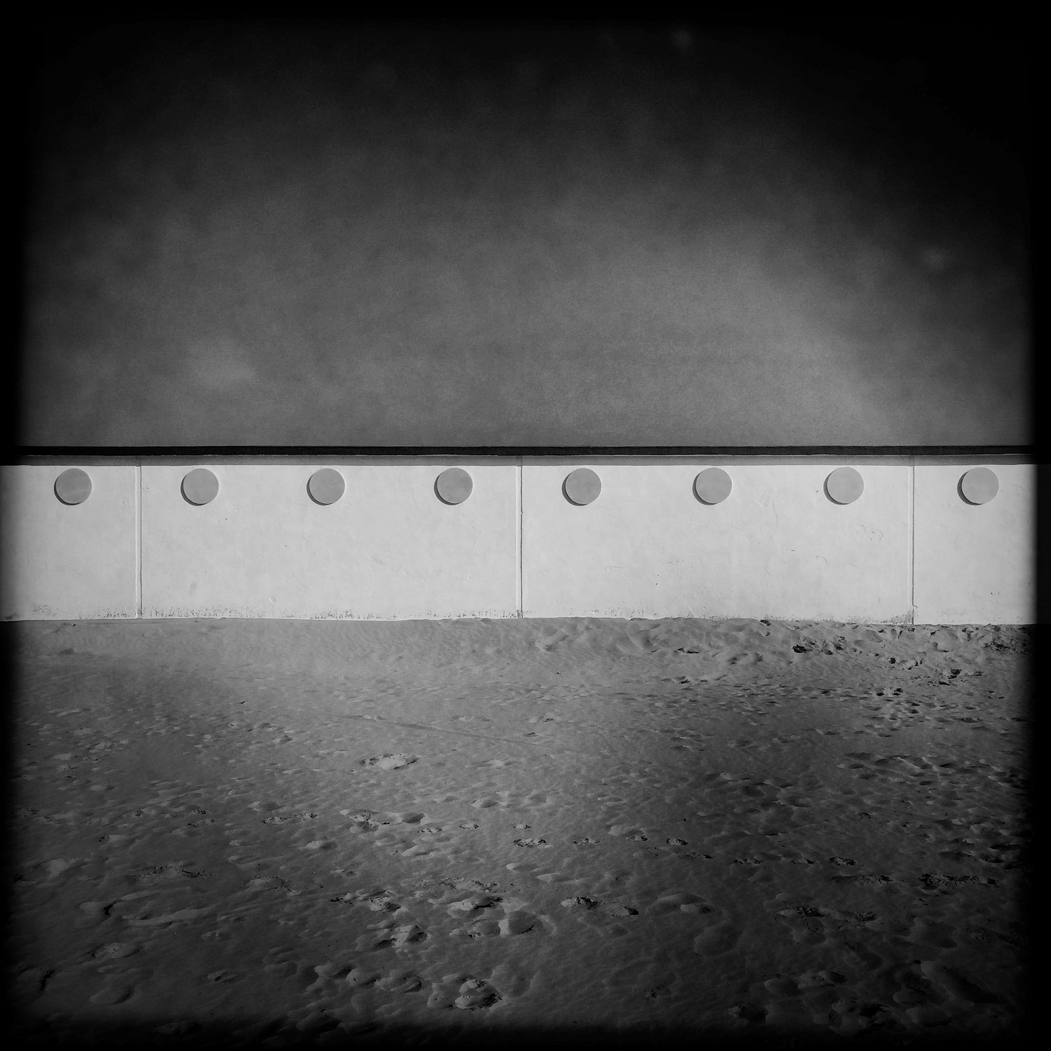 Hipstamatic 305 sample photo. Cabins photography