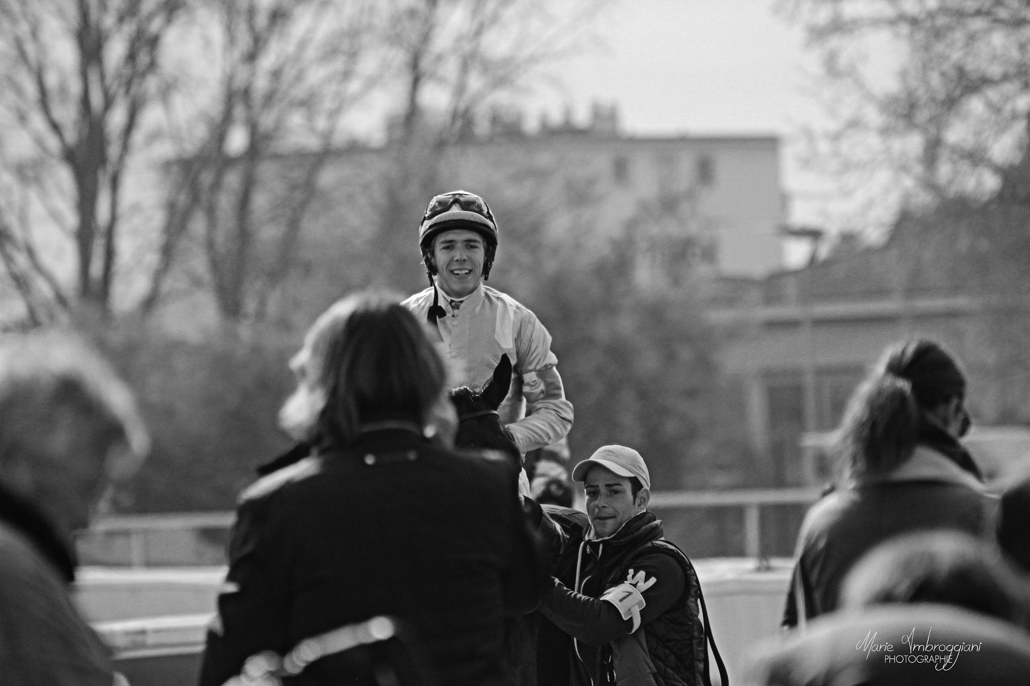 Canon EF 100-300mm F4.5-5.6 USM sample photo. Horse racing : winner photography