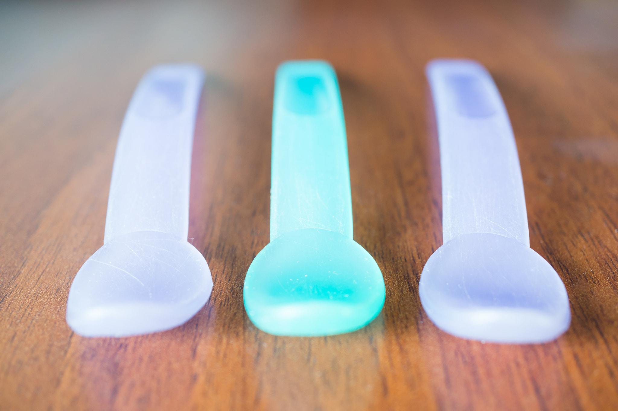 Sony Alpha NEX-5N + Sony E 30mm F3.5 Macro sample photo. Plastic spoons photography