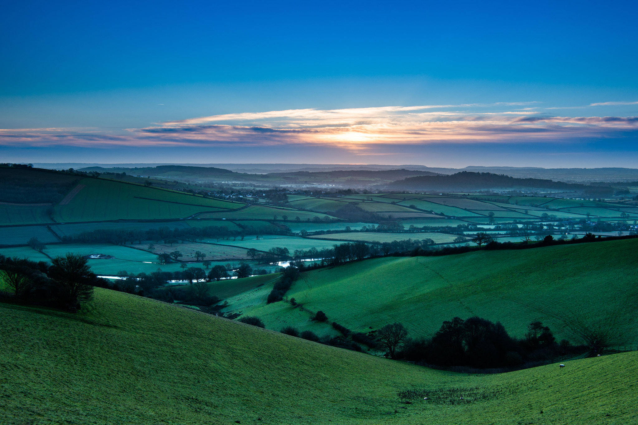 Nikon AF-S Nikkor 24-70mm F2.8E ED VR sample photo. Rolling hills near bickleigh photography