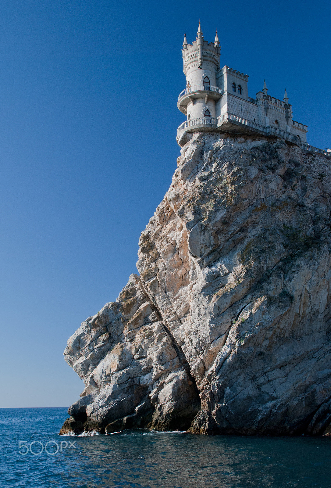 Sigma 18-50mm F2.8-4.5 DC OS HSM sample photo. Swallow's nest photography