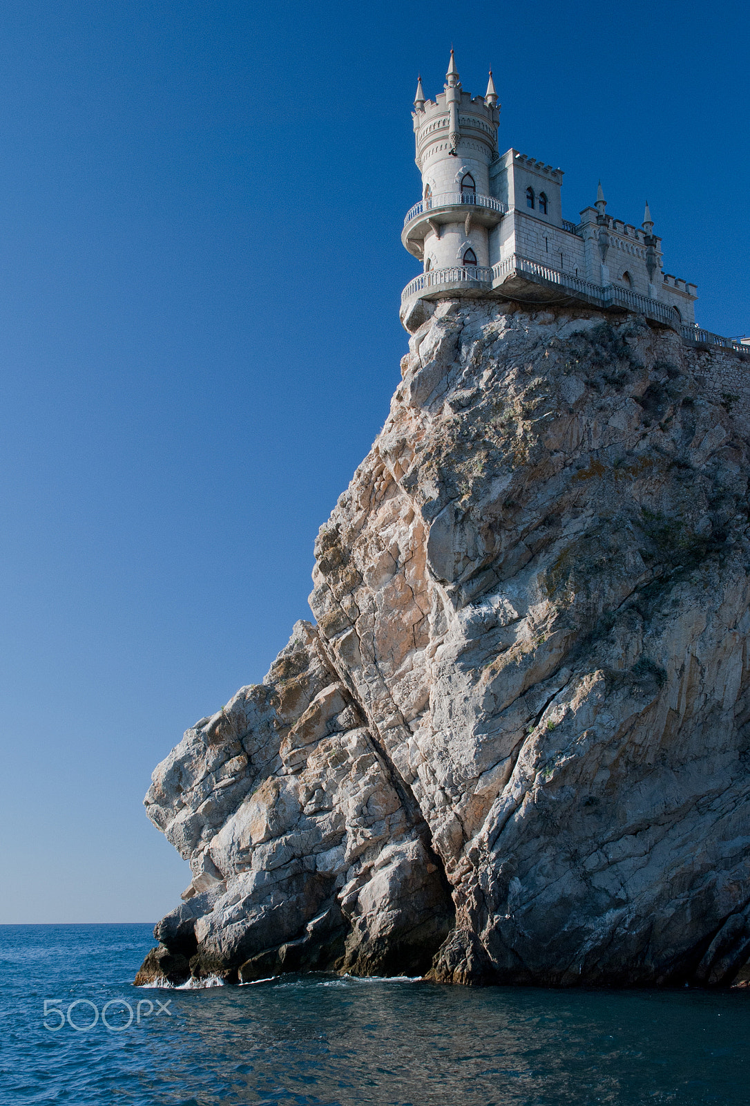 Nikon D3000 + Sigma 18-50mm F2.8-4.5 DC OS HSM sample photo. Swallow's nest photography