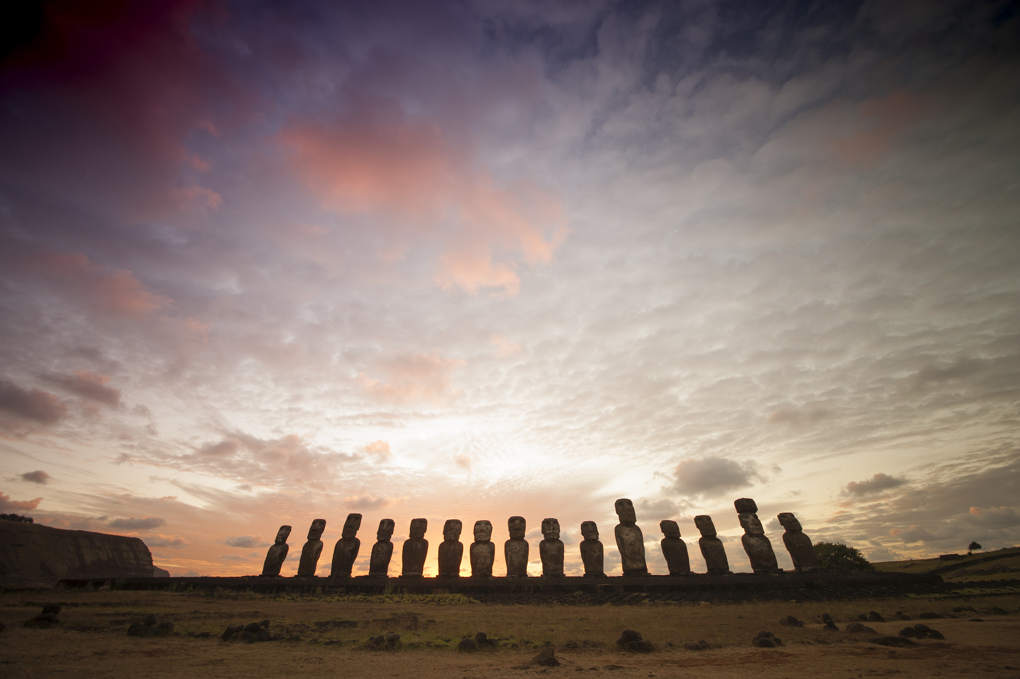 Nikon D3 + Sigma 12-24mm F4.5-5.6 II DG HSM sample photo. Easter island moai heads photography