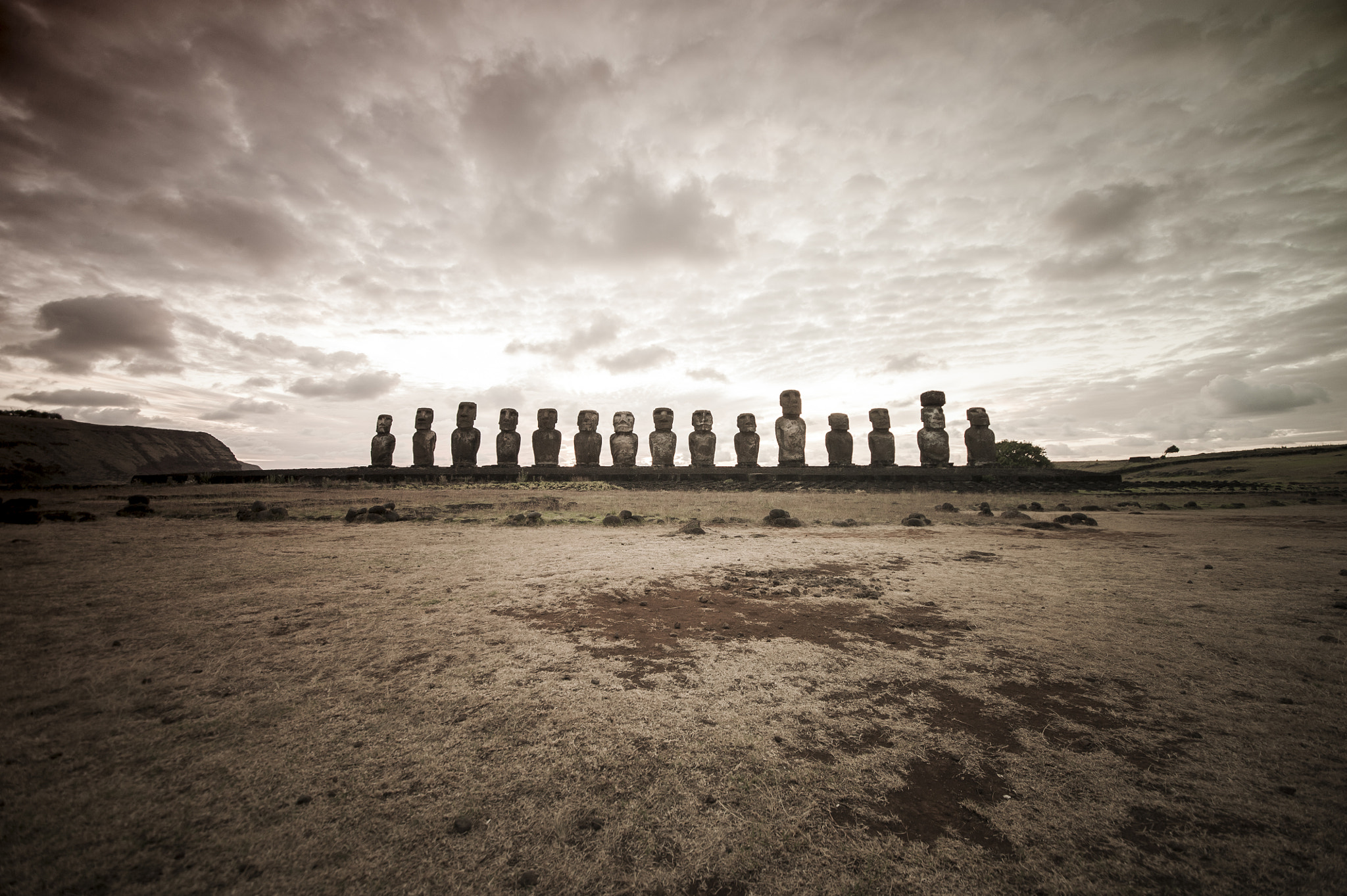 Sigma 12-24mm F4.5-5.6 II DG HSM sample photo. Easter island moai heads photography