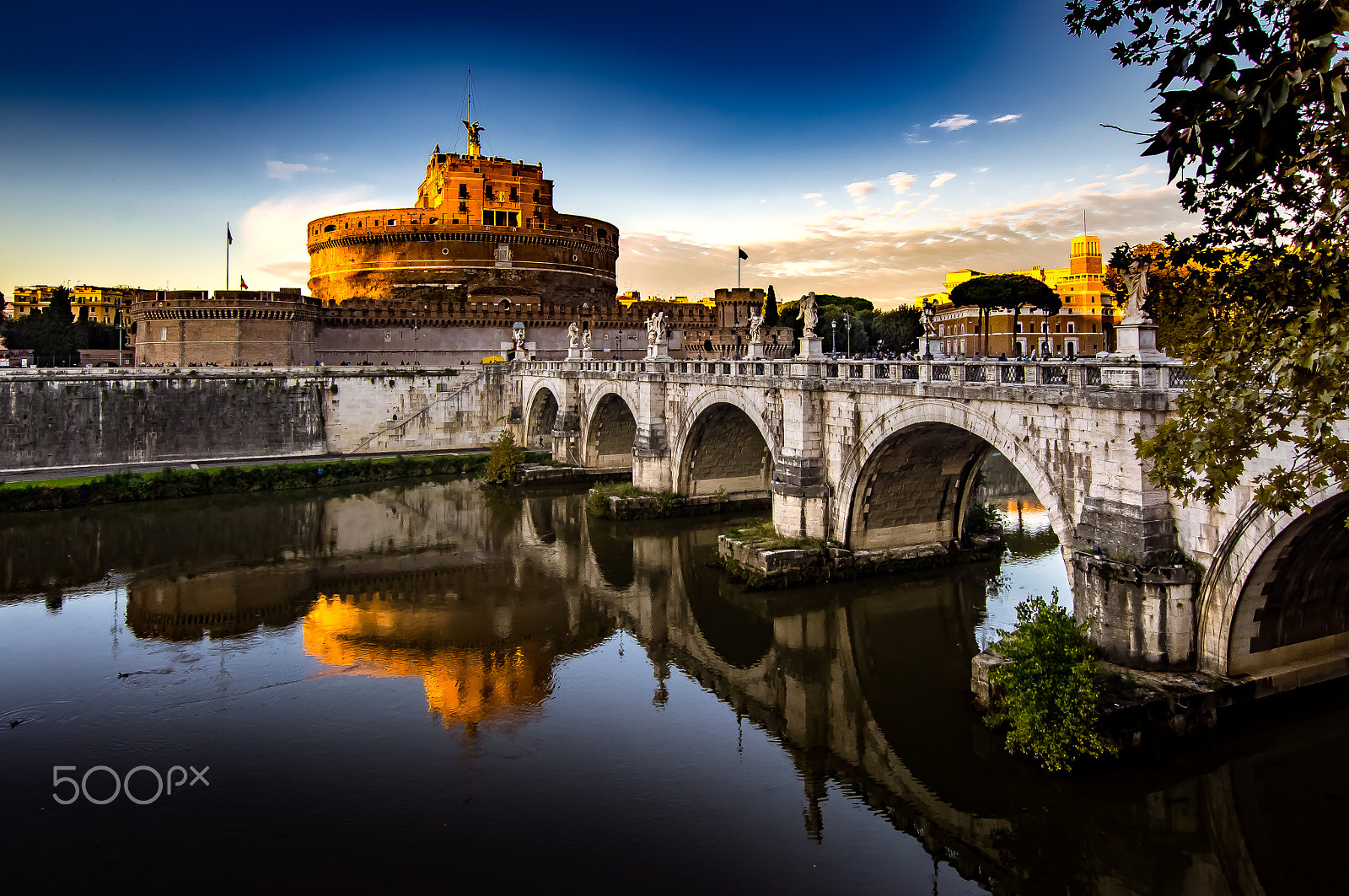 Sony SLT-A55 (SLT-A55V) + Sigma 10-20mm F3.5 EX DC HSM sample photo. Castel sant'angelo at dawn photography