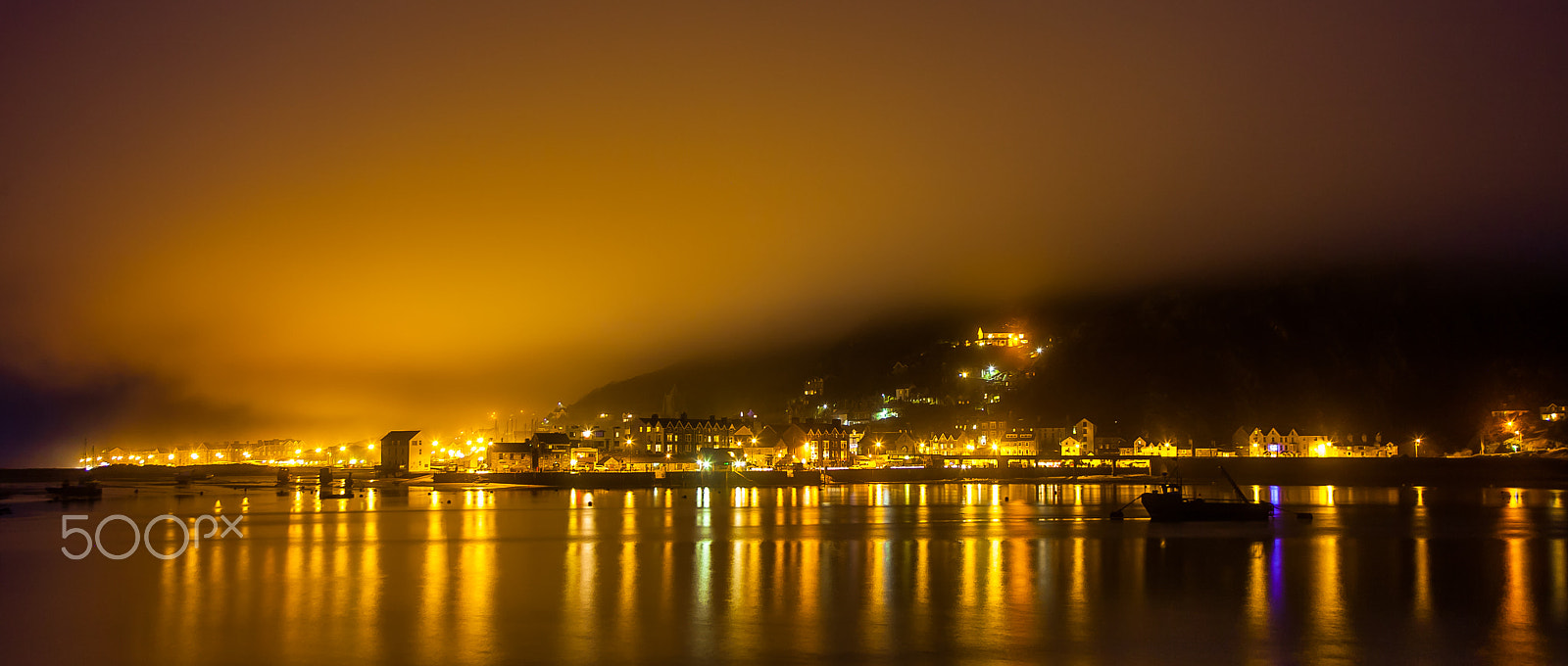 Canon EOS 5D + Tamron AF 19-35mm f/3.5-4.5 sample photo. Fog over barmouth photography