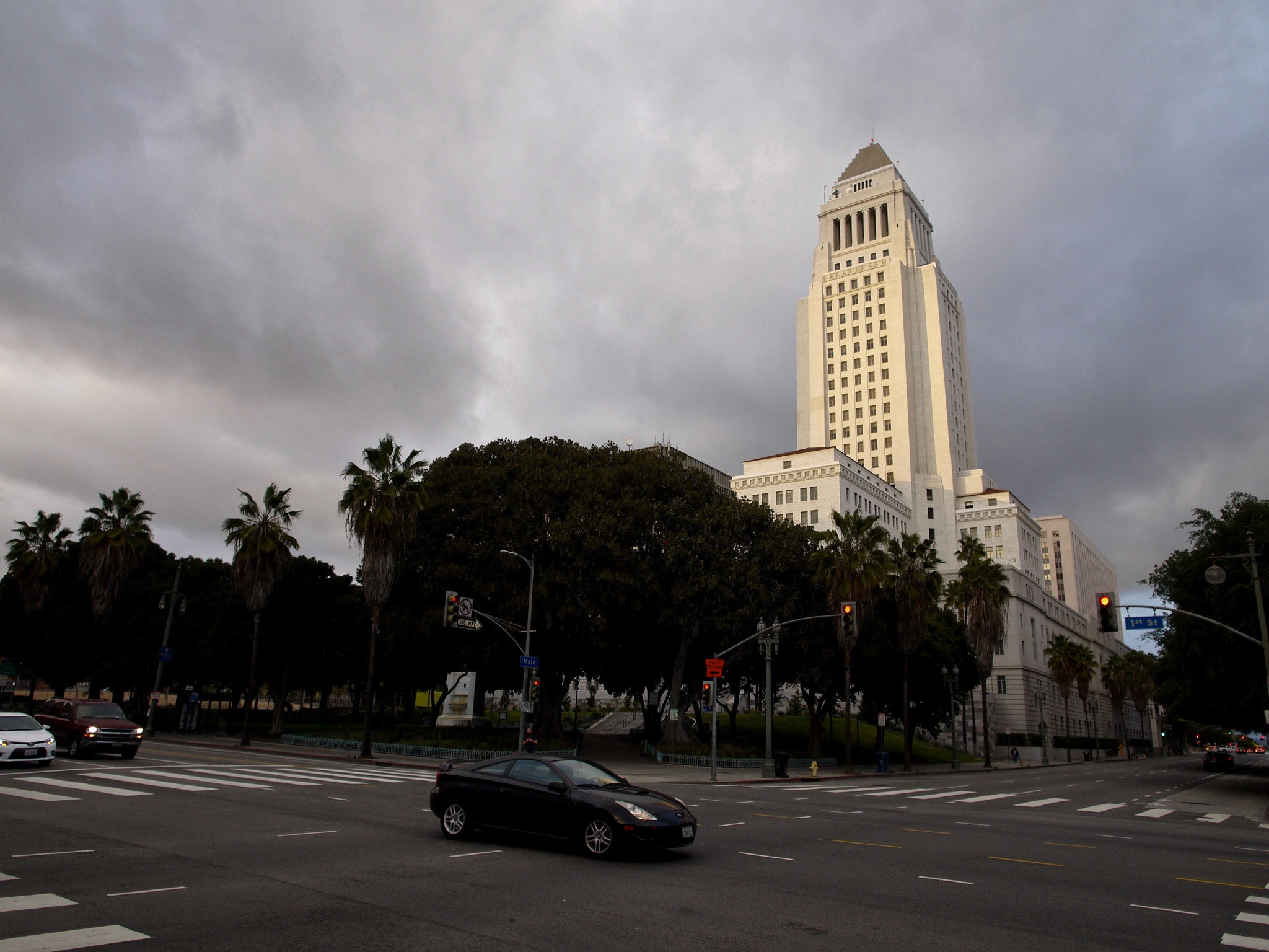 Panasonic Lumix DMC-GF3 + OLYMPUS M.12mm F2.0 sample photo. Los angeles city hall photography