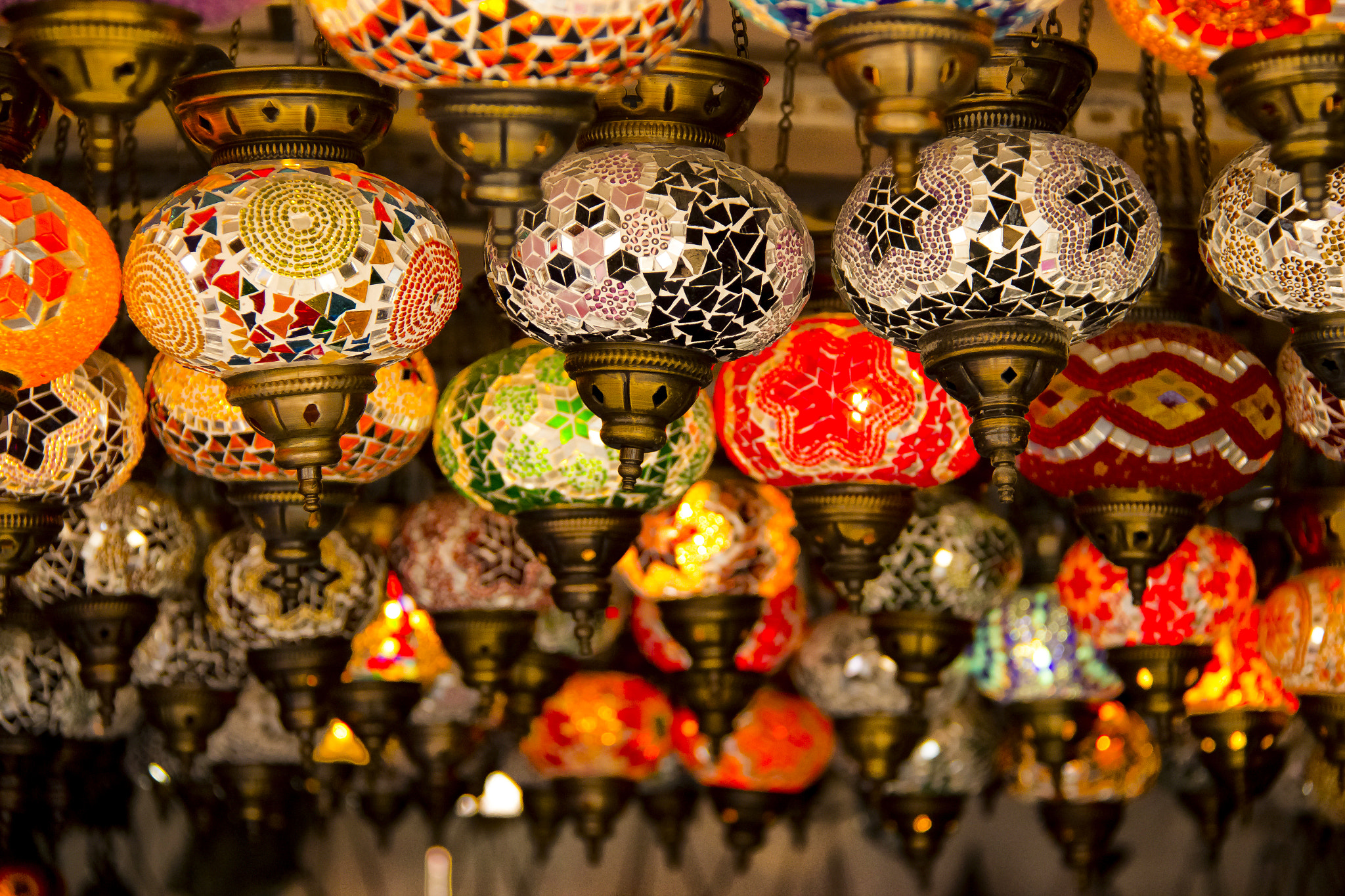 Canon EOS 600D (Rebel EOS T3i / EOS Kiss X5) sample photo. Ottoman lamp photography