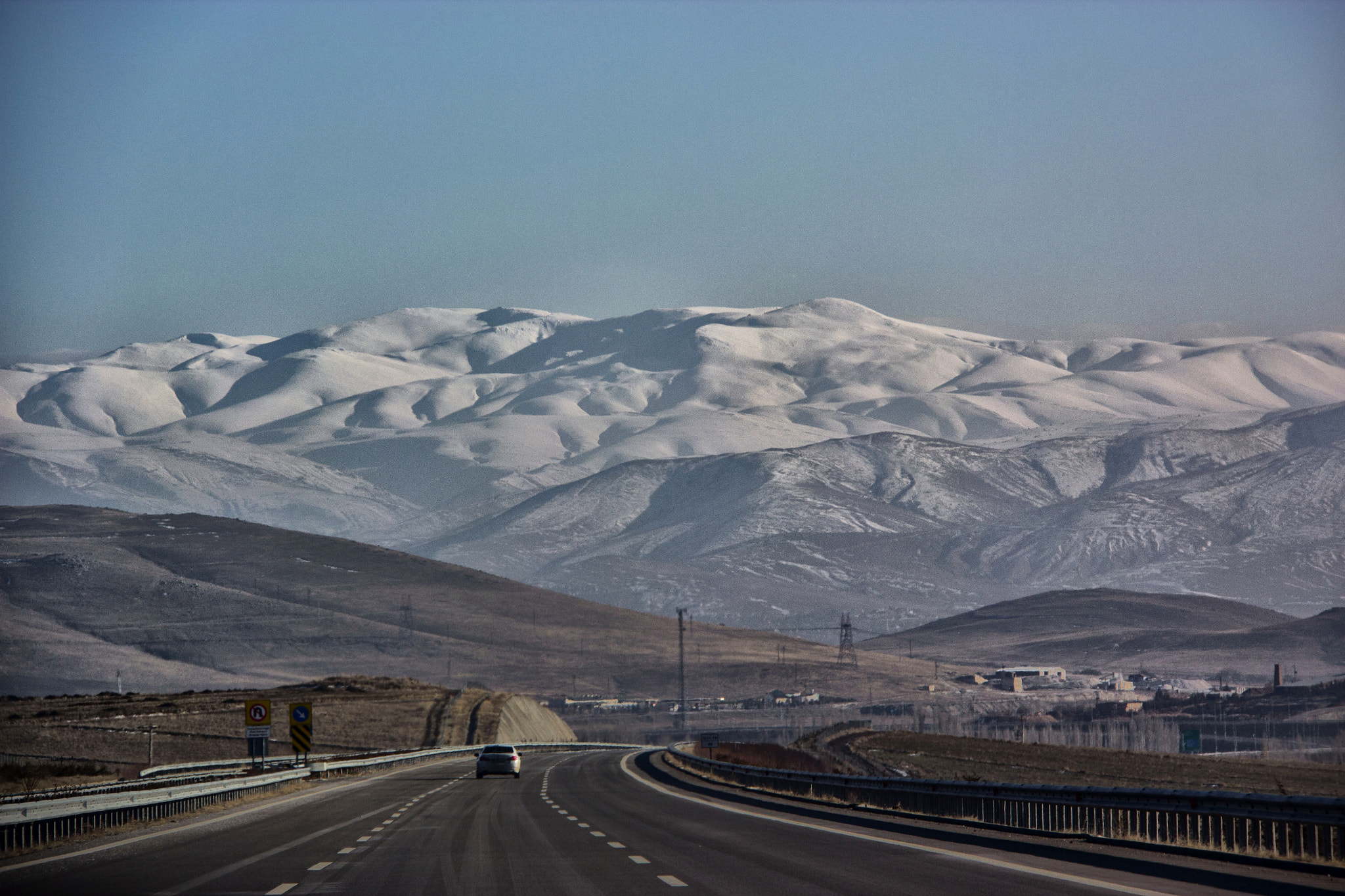 Canon EOS 600D (Rebel EOS T3i / EOS Kiss X5) sample photo. Snow photography