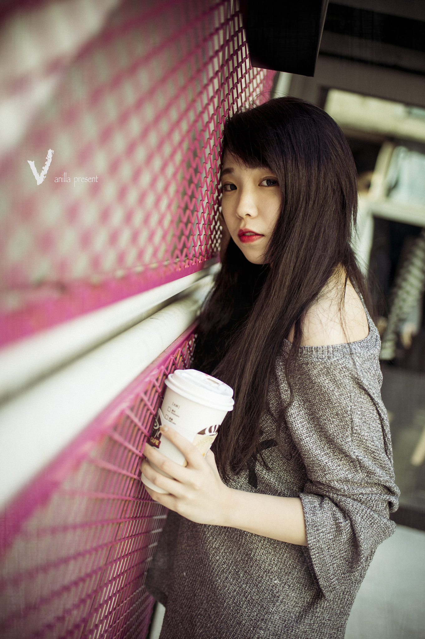 AF-S Nikkor 35mm f/1.8G sample photo. Pink photography