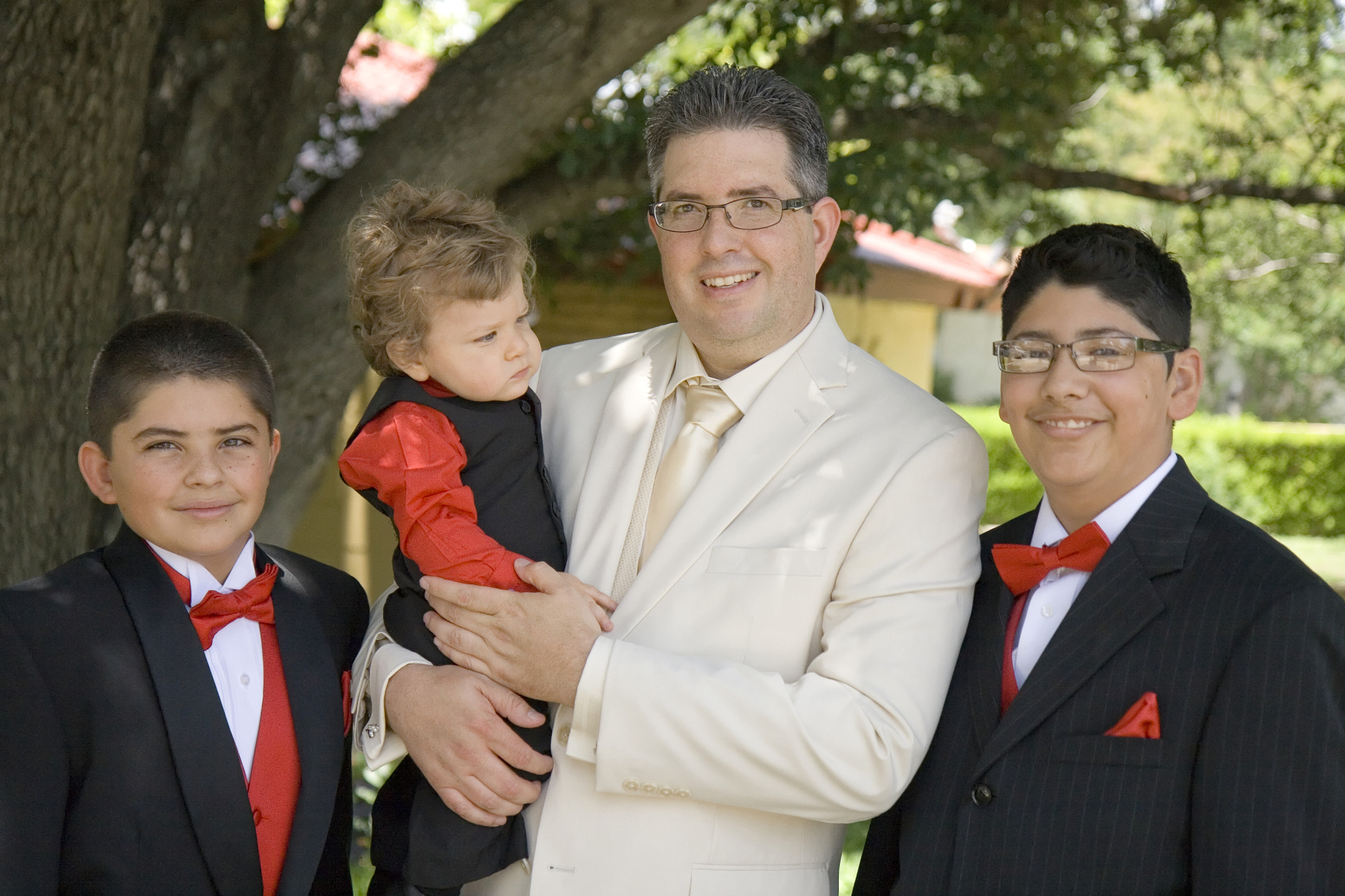 Canon EF-S 17-55mm F2.8 IS USM sample photo. Family portrait sample 2 photography