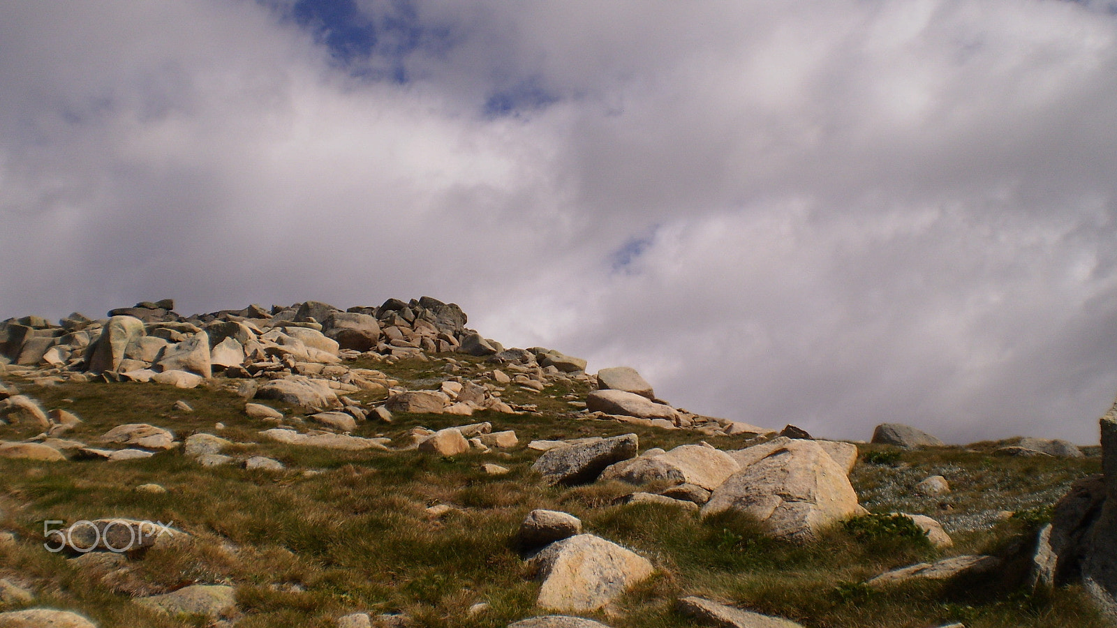 Olympus FE20,X15,C25 sample photo. Rocky peak photography