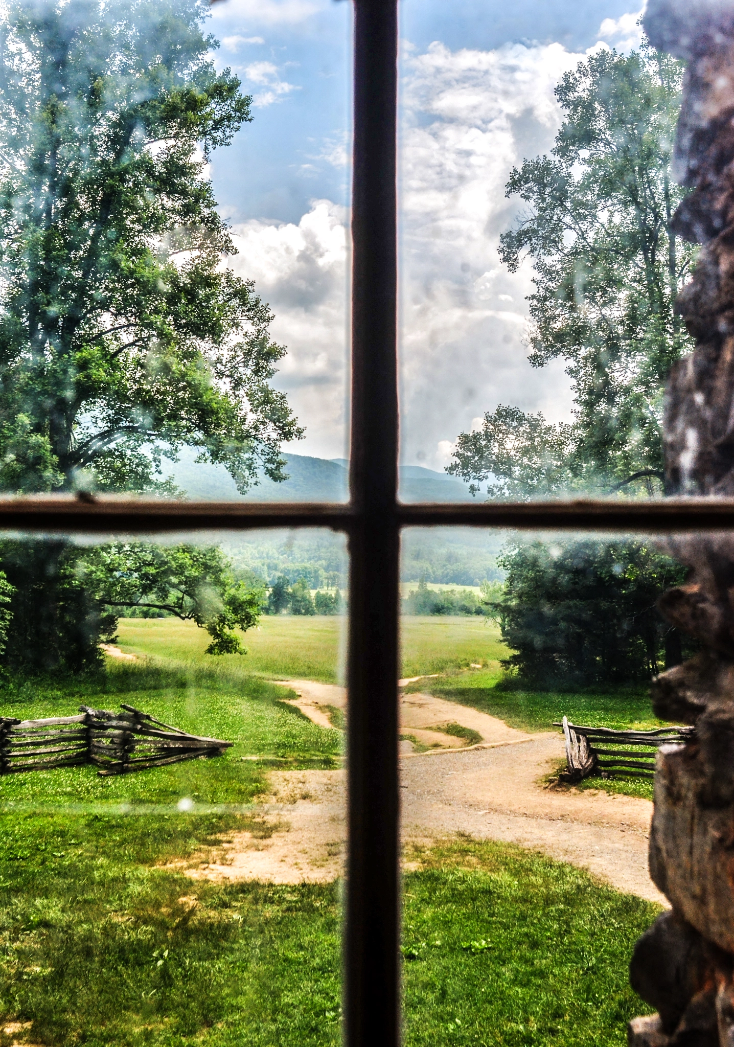 Nikon D5100 + Nikon AF Nikkor 24mm F2.8D sample photo. Room with a view. photography