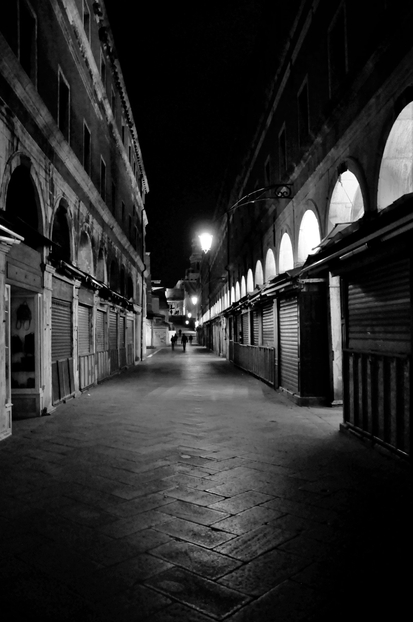Sigma 18-250mm F3.5-6.3 DC OS HSM sample photo. Dark night...empty street... photography