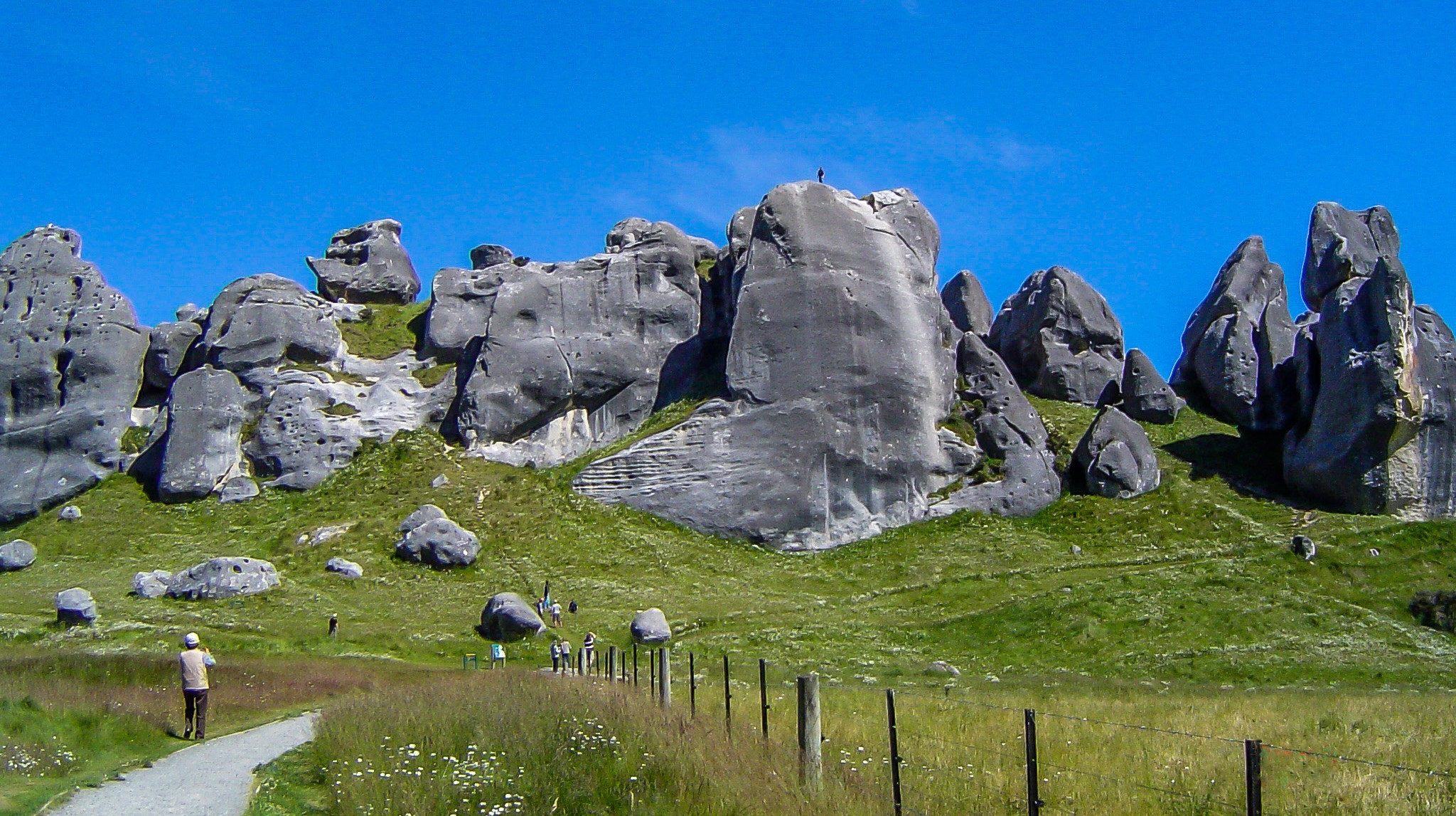 Sony DSC-P72 sample photo. Castle hill rocks, new zealand photography