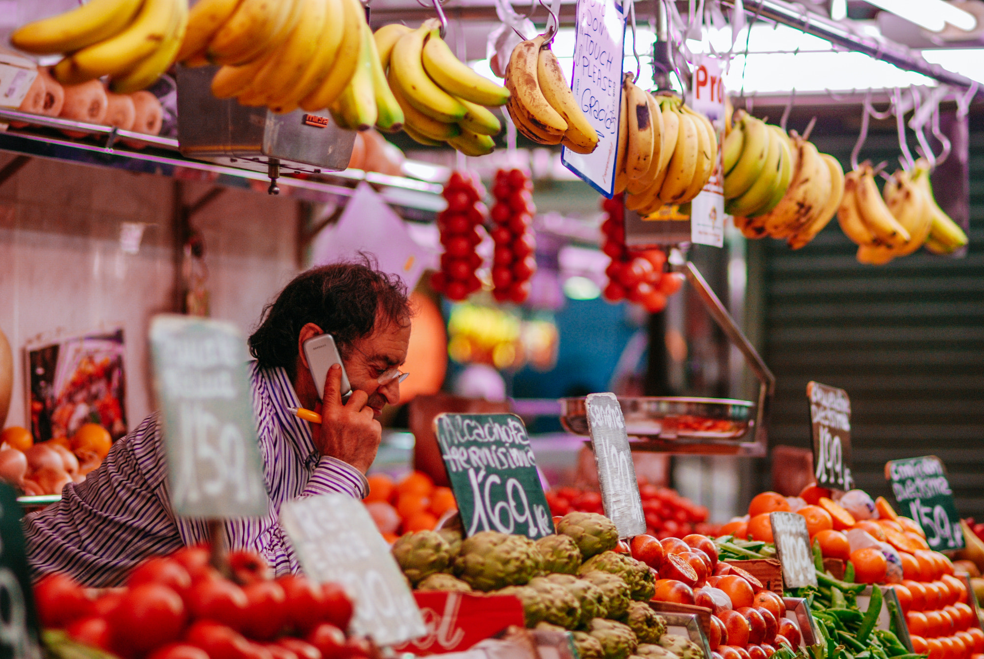 Nikon D80 + Nikon AF Nikkor 85mm F1.8D sample photo. Markets in spain photography