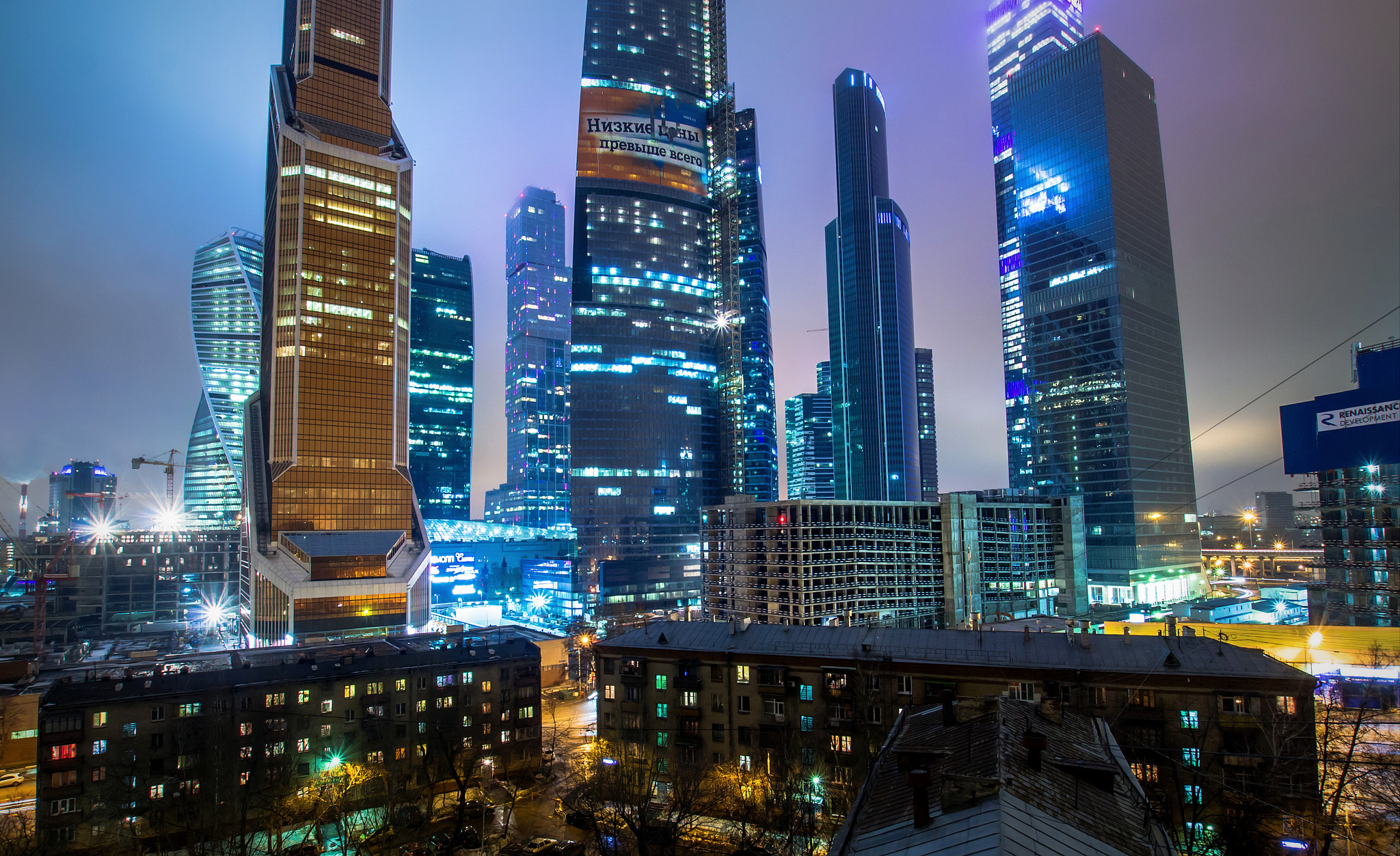 Sigma 10-20mm F3.5 EX DC HSM sample photo. Moscow contrasts photography