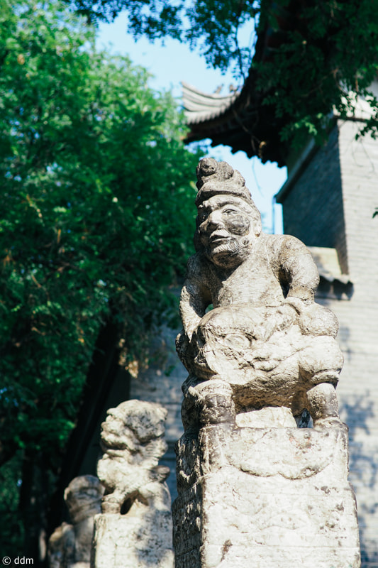 Olympus OM-D E-M10 + Panasonic Leica DG Summilux 25mm F1.4 II ASPH sample photo. Streets in xi'an photography