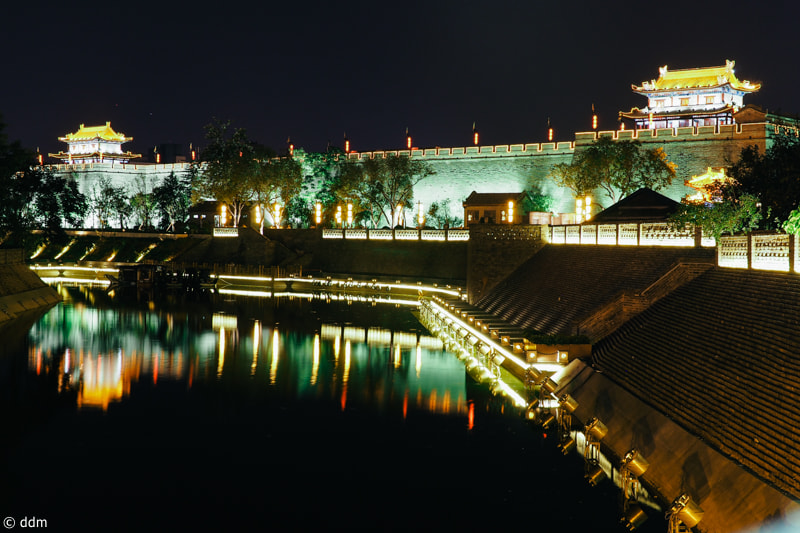 Olympus OM-D E-M10 + Panasonic Leica DG Summilux 25mm F1.4 II ASPH sample photo. Streets in xi'an photography