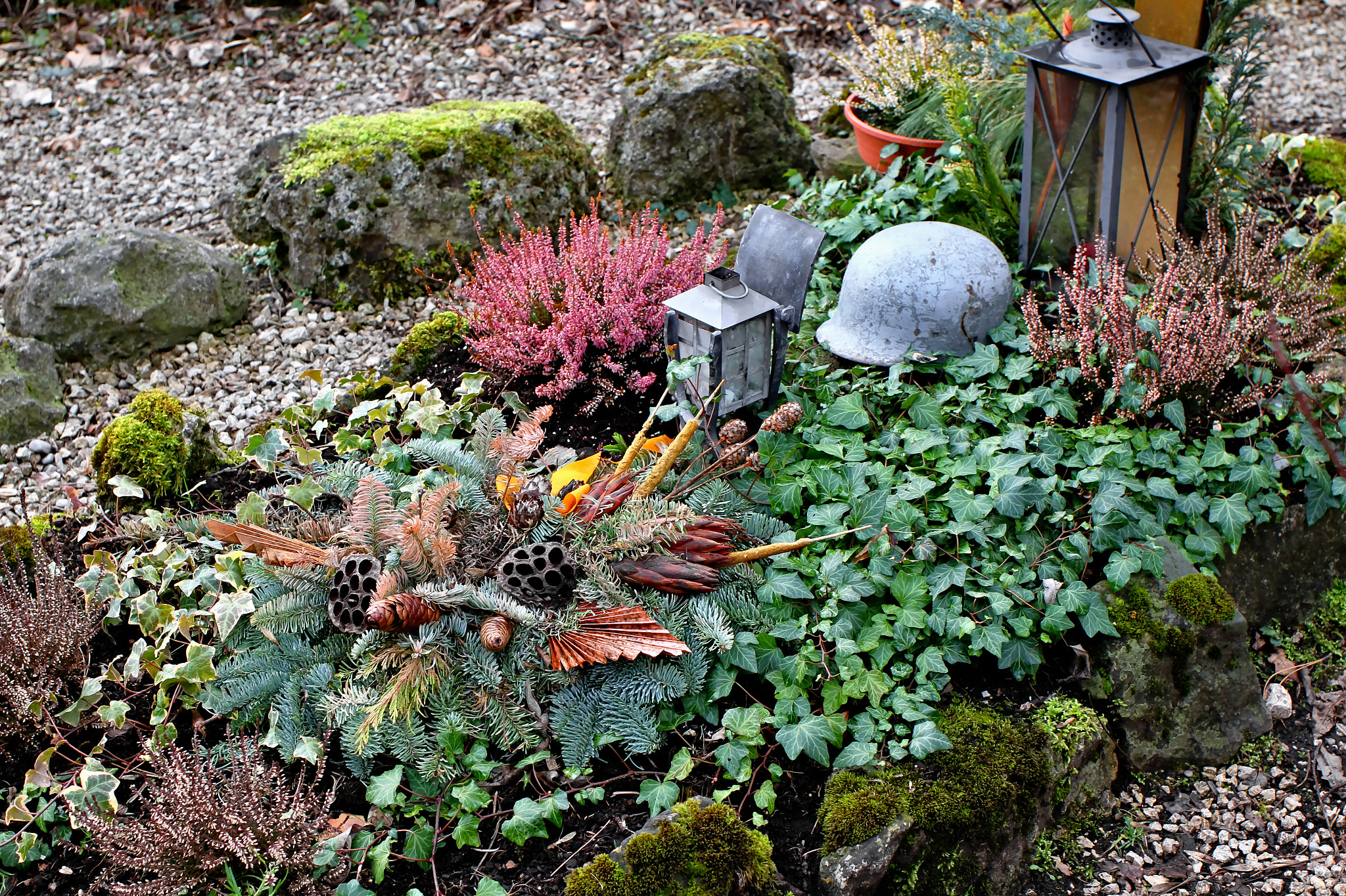 Canon EF 35mm F2 IS USM sample photo. Grave of a hero photography