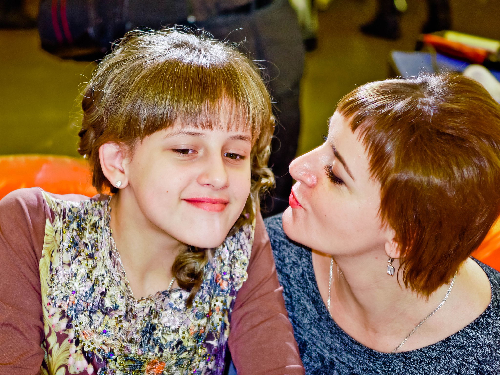 Panasonic Lumix DMC-GF3 + Sigma 60mm F2.8 DN Art sample photo. Mother love photography