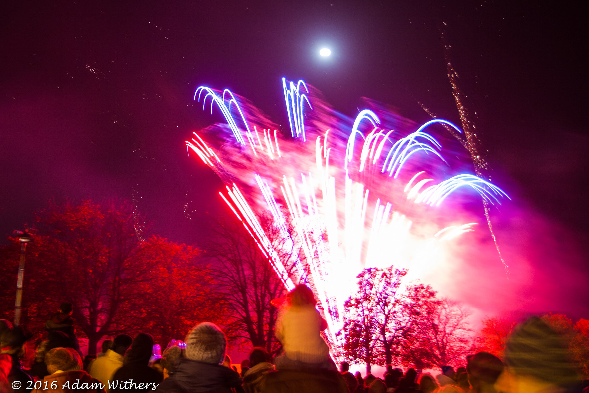 Canon EOS 400D (EOS Digital Rebel XTi / EOS Kiss Digital X) sample photo. Beaulieu fireworks display photography