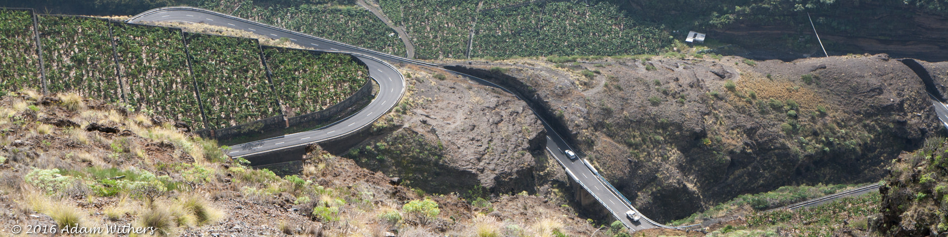 Canon EOS 400D (EOS Digital Rebel XTi / EOS Kiss Digital X) sample photo. Winding road on la palma photography
