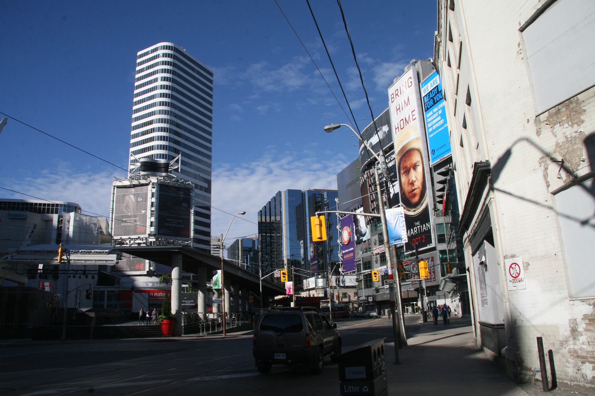 Canon EF-S 17-85mm F4-5.6 IS USM sample photo. Toronto photography
