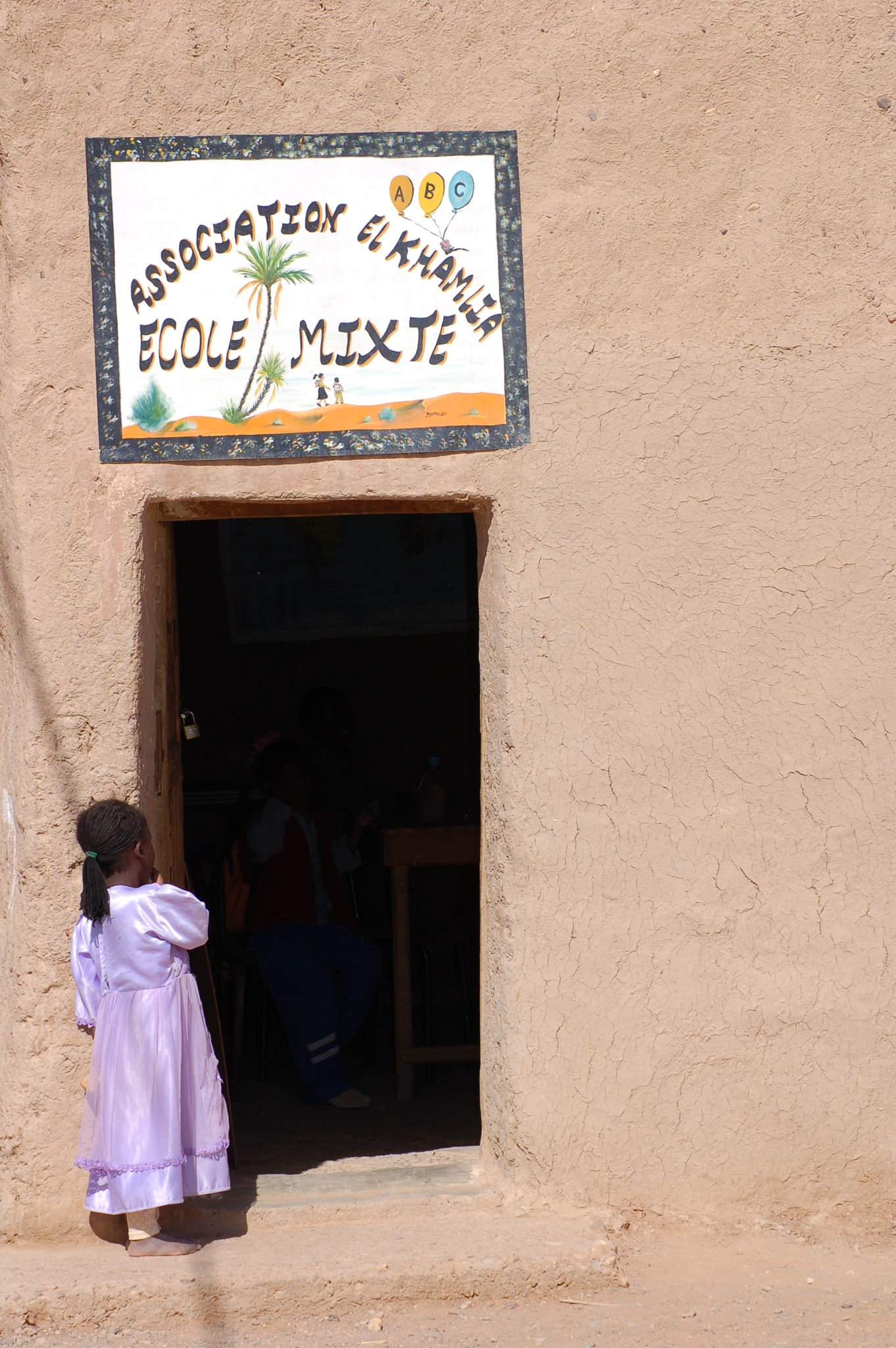 Nikon D50 sample photo. Ecole mixte photography