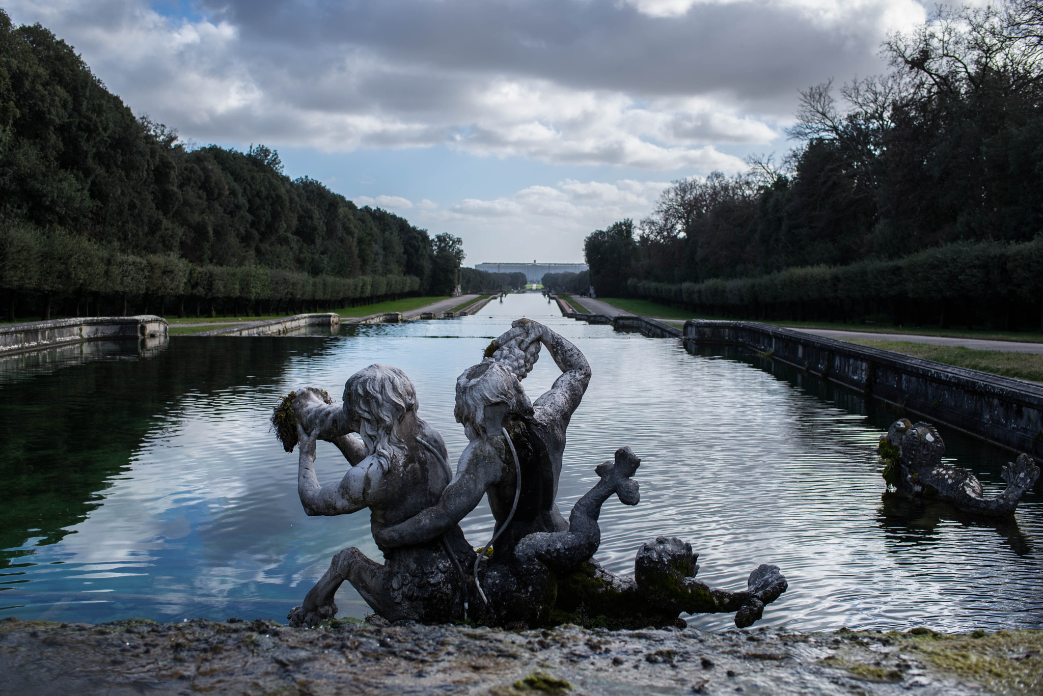 Nikon D610 + AF-S Nikkor 35mm f/1.8G sample photo. Fountain photography