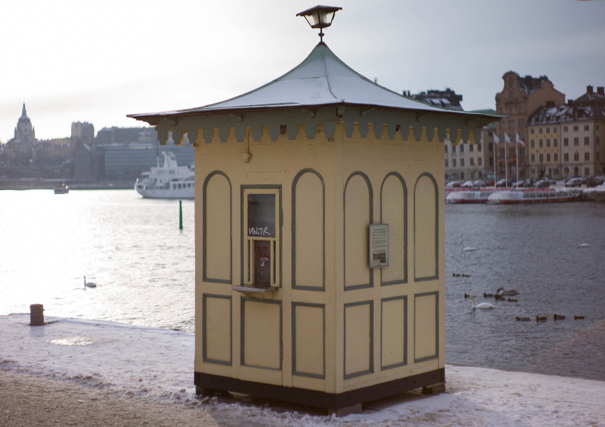 Leica M9 + Summilux-M 50mm f/1.4 (II) sample photo. Strömkajen stockholm photography