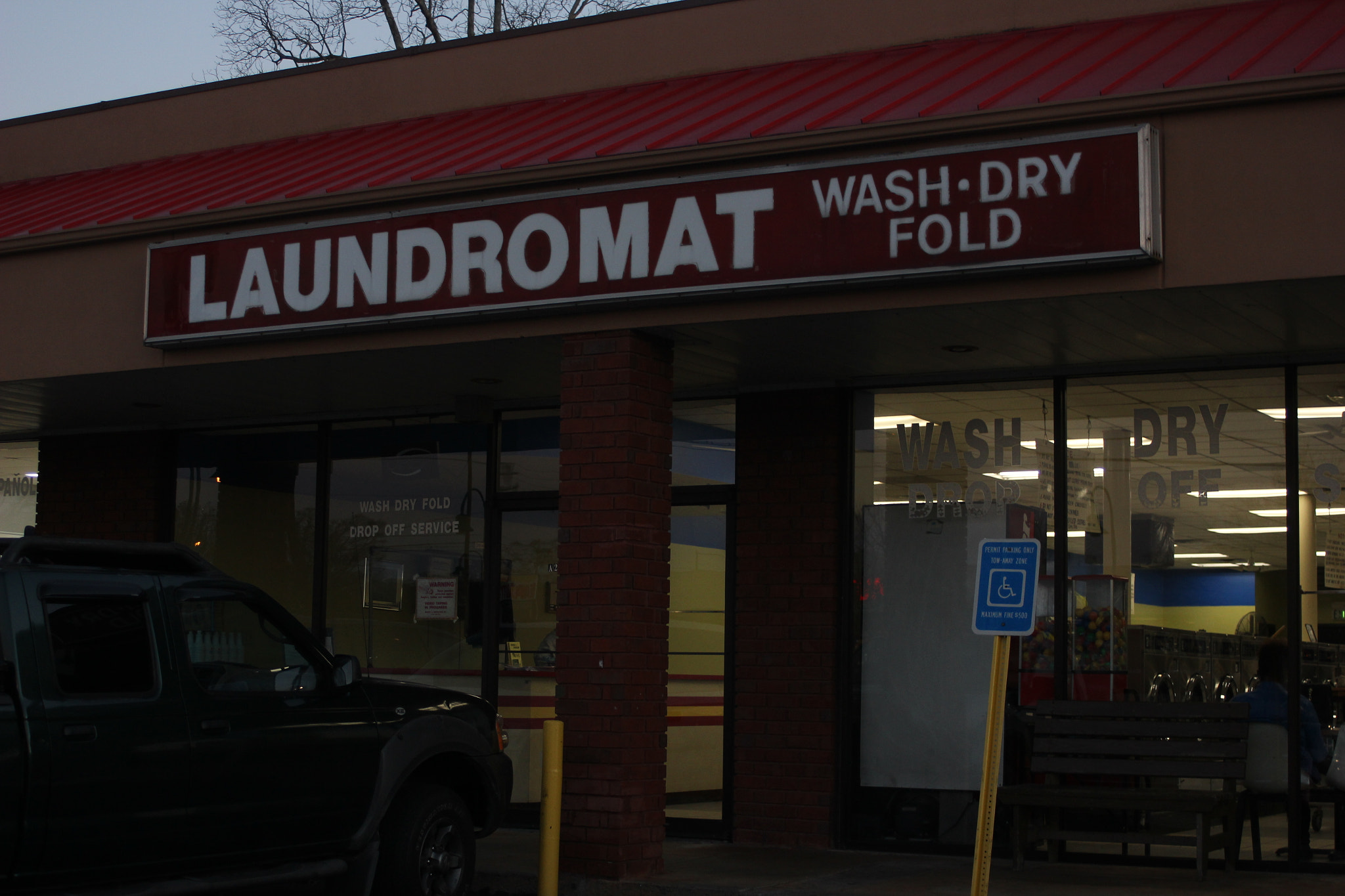 Canon EF 35-80mm f/4-5.6 sample photo. Laundromat photography