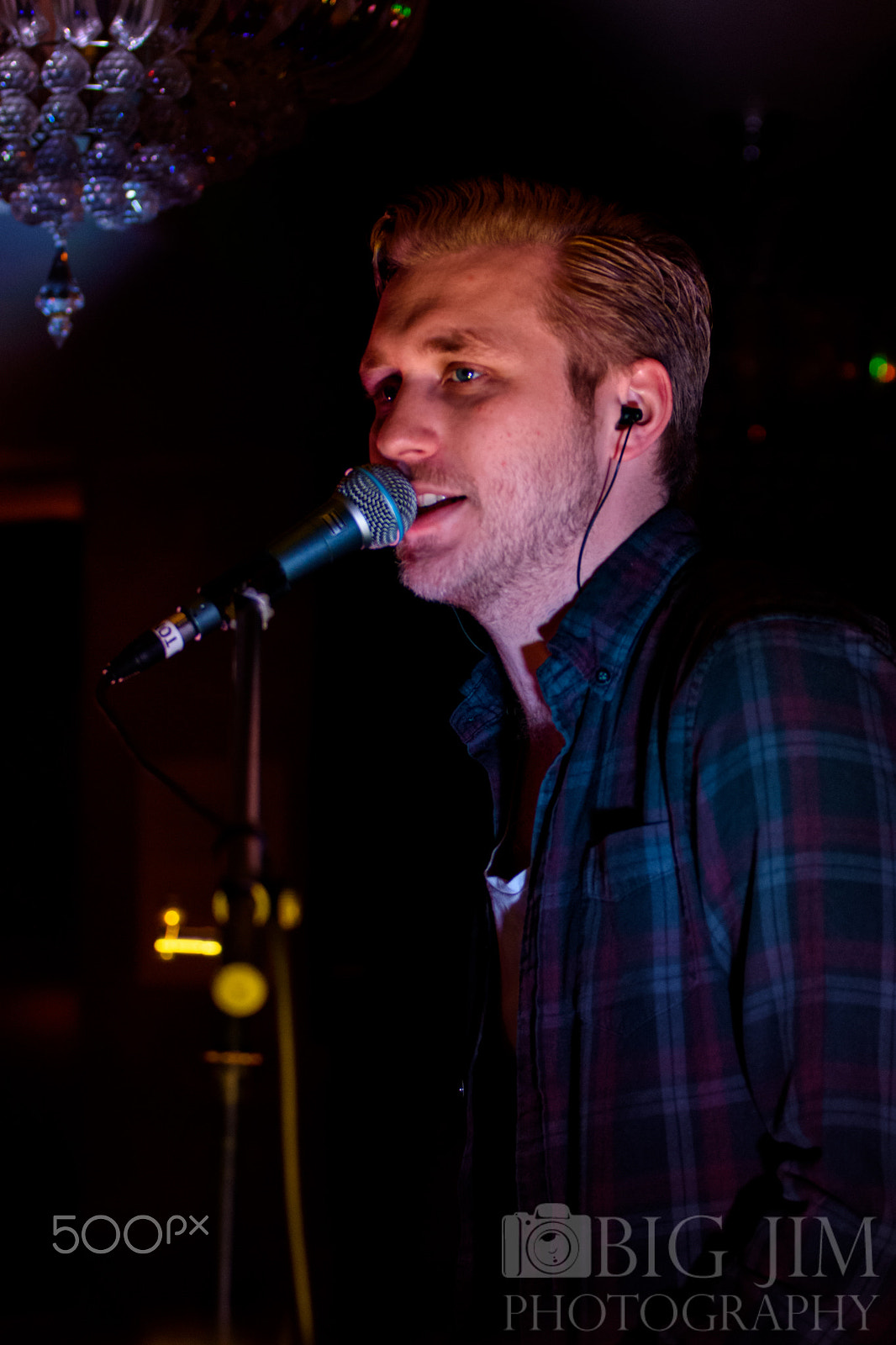 Sigma 70-200mm F2.8 EX DG OS HSM sample photo. Excelent local band ubermeister doing their thing. photography