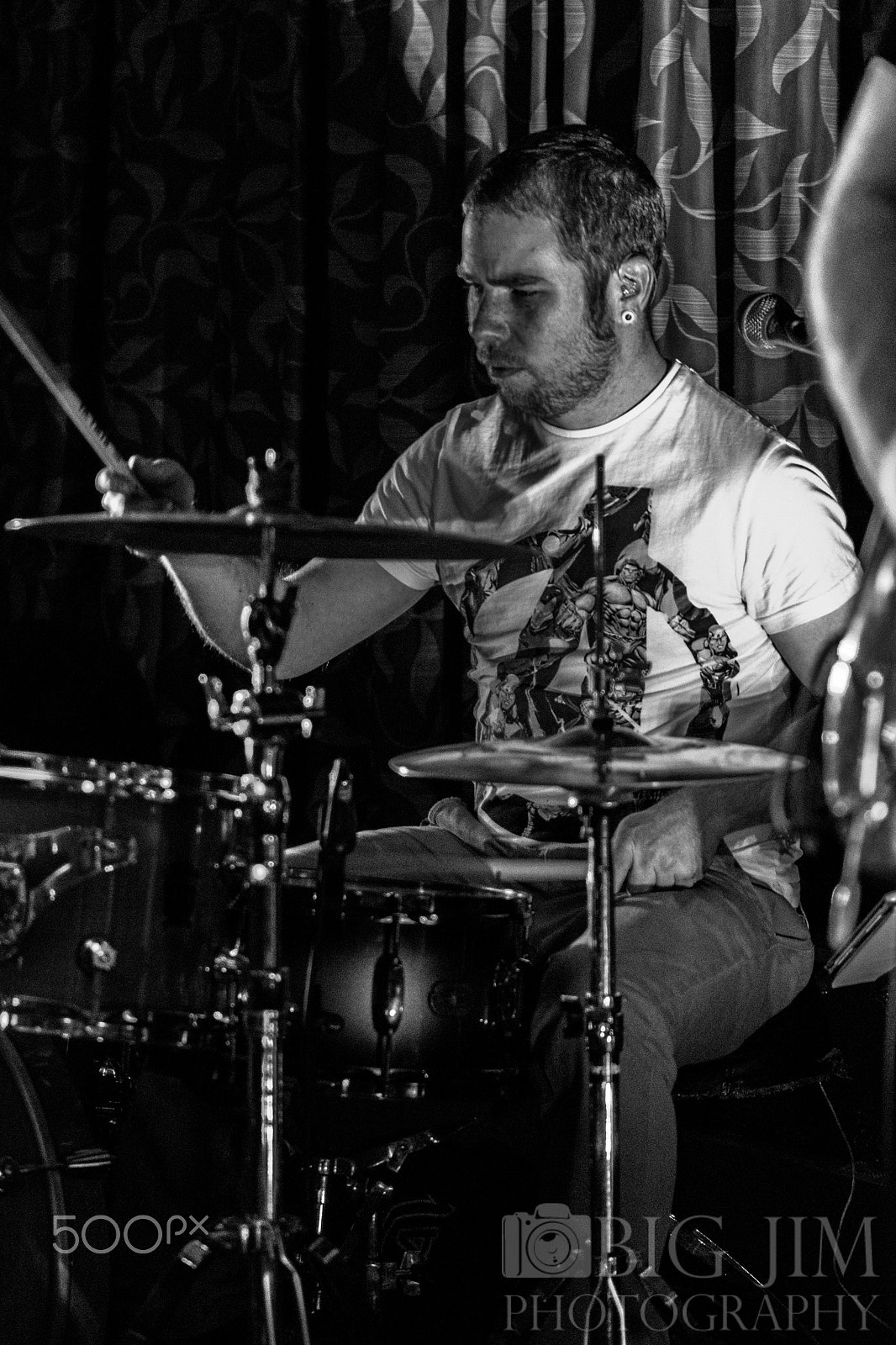 Sigma 70-200mm F2.8 EX DG OS HSM sample photo. Excelent local band ubermeister doing their thing. photography