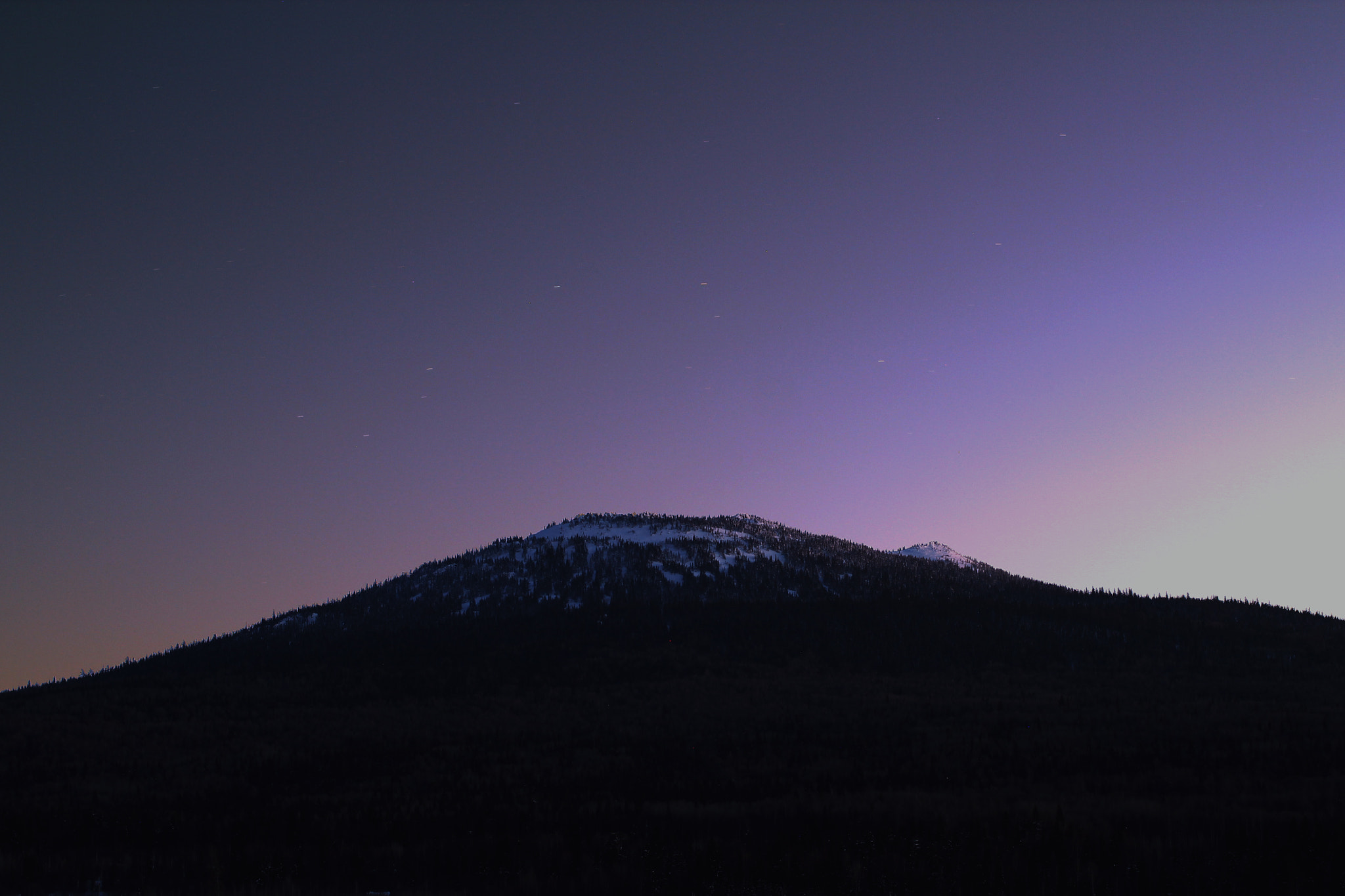 Canon EOS 600D (Rebel EOS T3i / EOS Kiss X5) + Canon EF 35mm F2 sample photo. Russia mountain photography