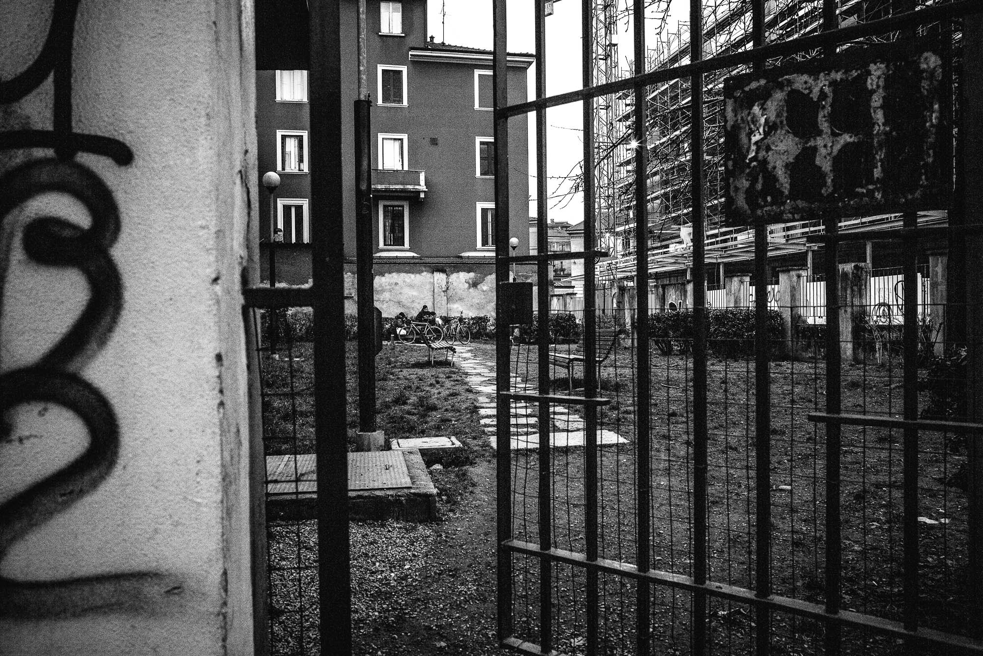 Summicron-M 1:2/28 ASPH. sample photo. Hidden city photography