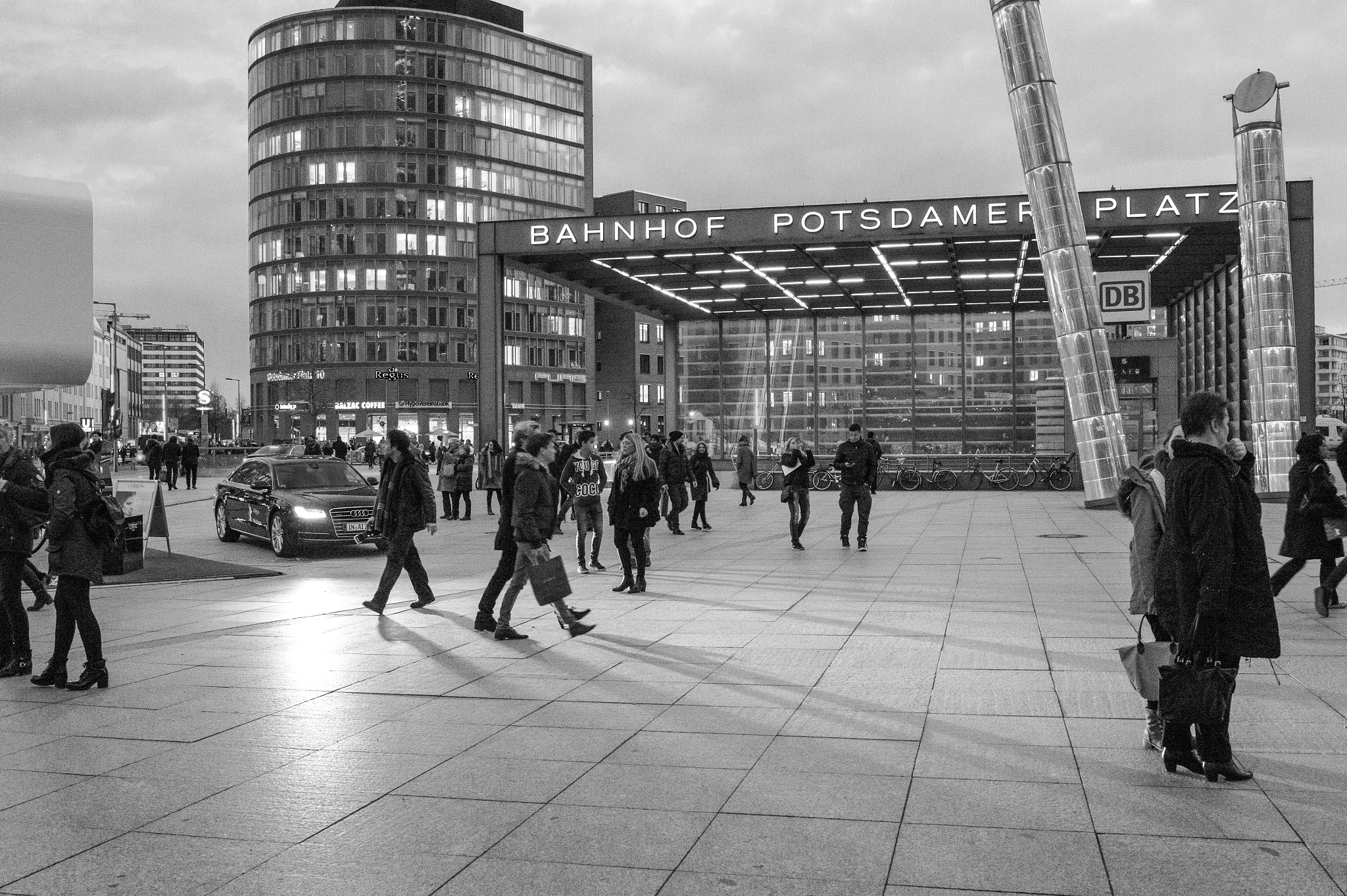 Nikon AF-S Nikkor 18-35mm F3.5-4.5G ED sample photo. Potsdammer platz @ berlinale photography