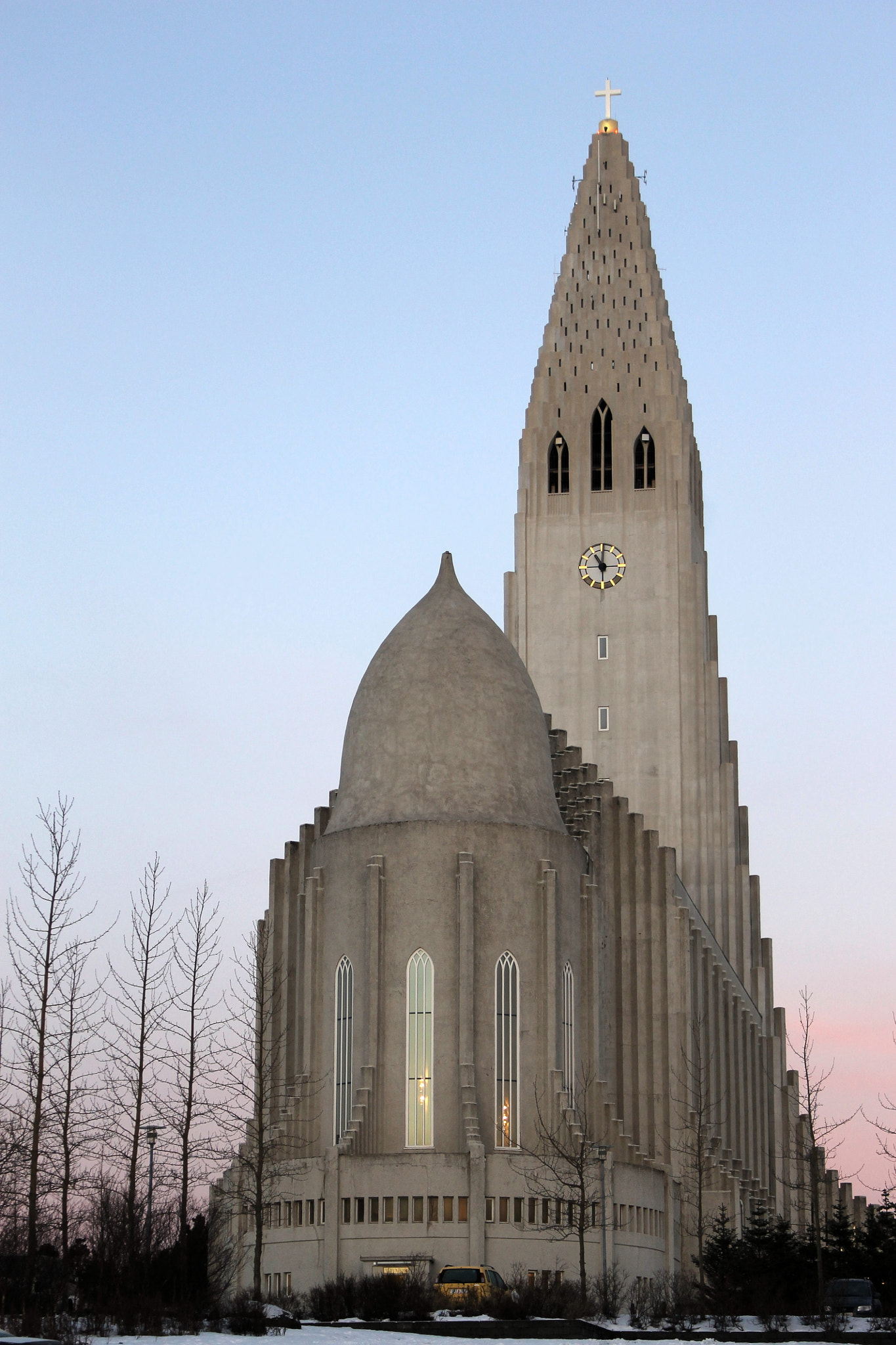 Canon EF 28-135mm F3.5-5.6 IS USM sample photo. Hallgrímskirkja photography