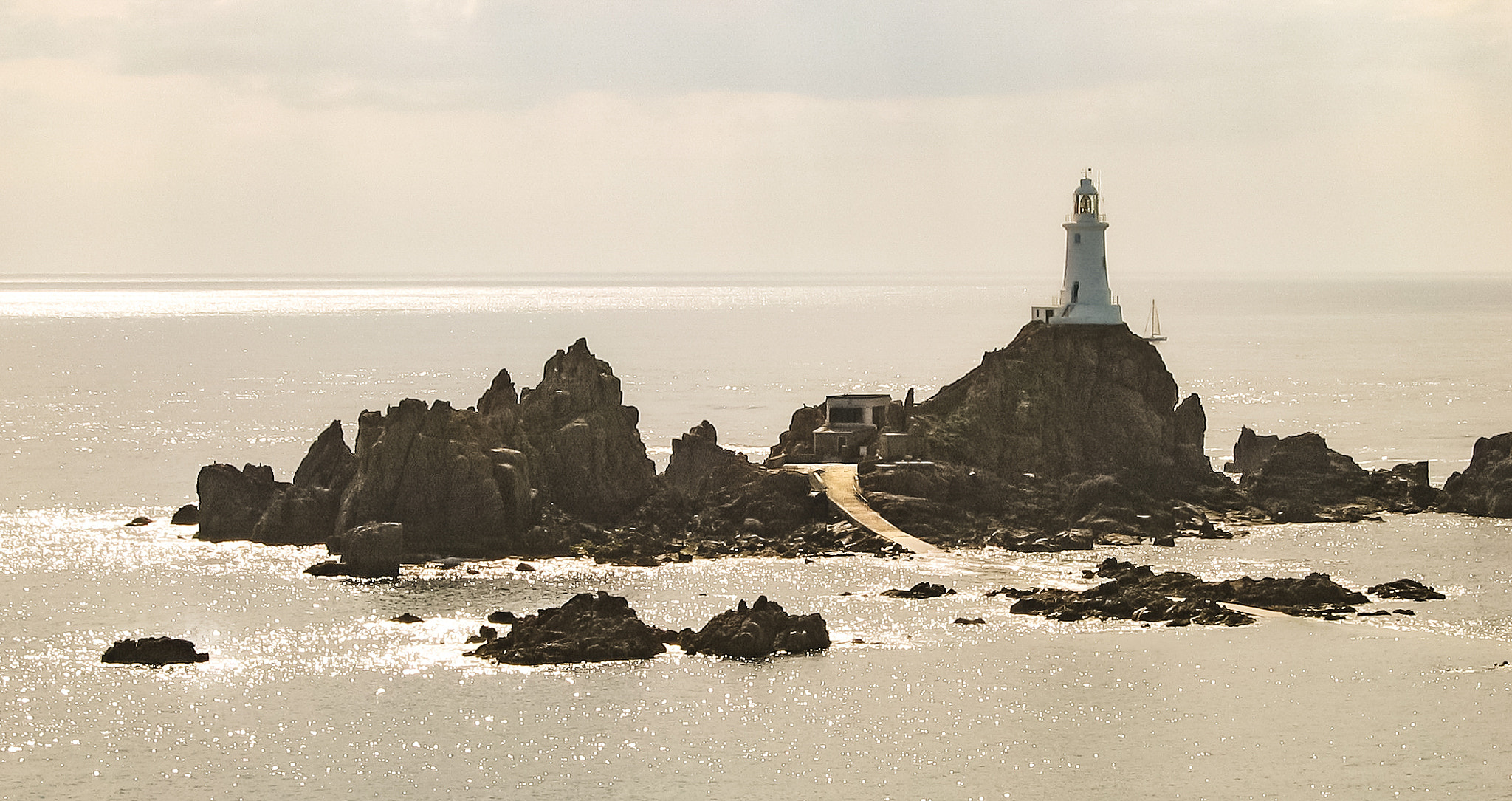 Canon POWERSHOT A80 sample photo. La corbière lighthouse, jersey photography