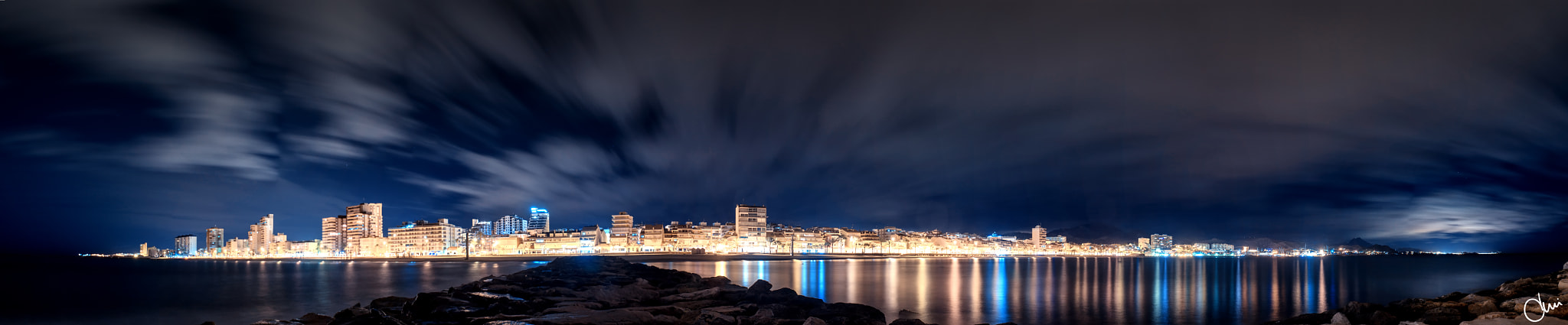 Olympus OM-D E-M10 + OLYMPUS 14-54mm Lens sample photo. Campello by night photography