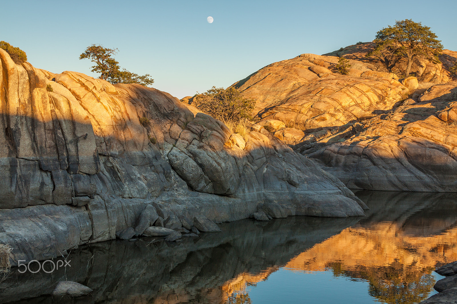 Canon EOS 50D + EF28-70mm f/2.8L USM sample photo. Moonrise reflection photography