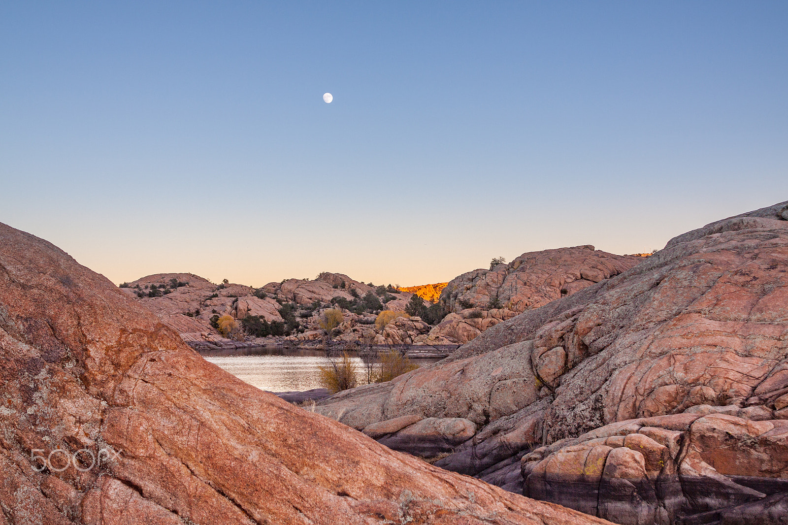 Canon EOS 50D + EF28-70mm f/2.8L USM sample photo. Willow lake moonrise photography